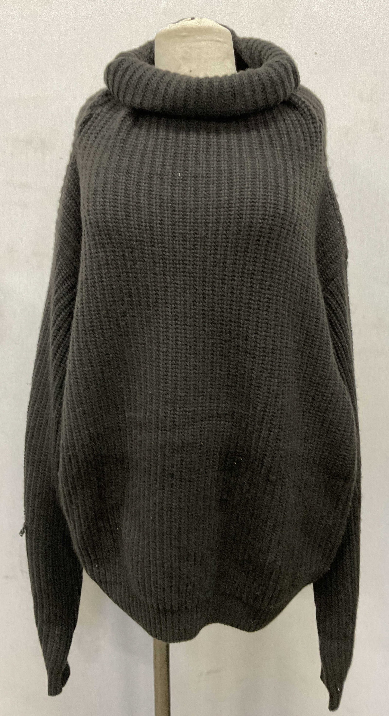 Cashmere Roll Neck Rib Sweater, Hong Kong: Cashmere Charcoal Cole Roll Neck Oversized Rib Sweater. Size M. Made In Hong Kong. Some surface wear consistent with age, and use. Some residue and snags present. Property of Manhattan estates and fas
