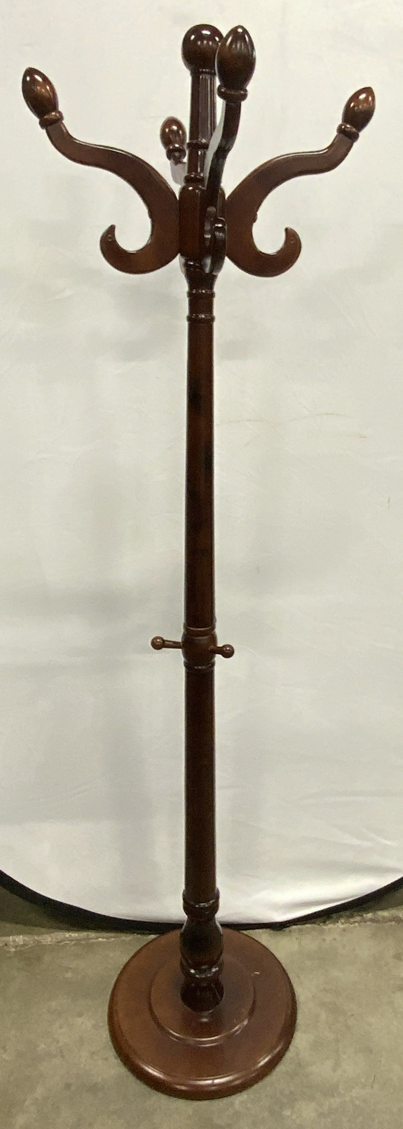 Freestanding Wooden Hat Rack / Coat Rack Auction