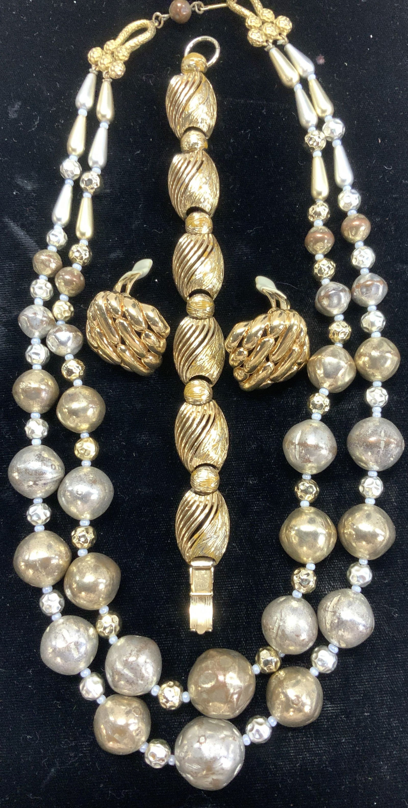 3 Coro, Ciner, Schiaparelli Fashion Jewelry (1 of 6)