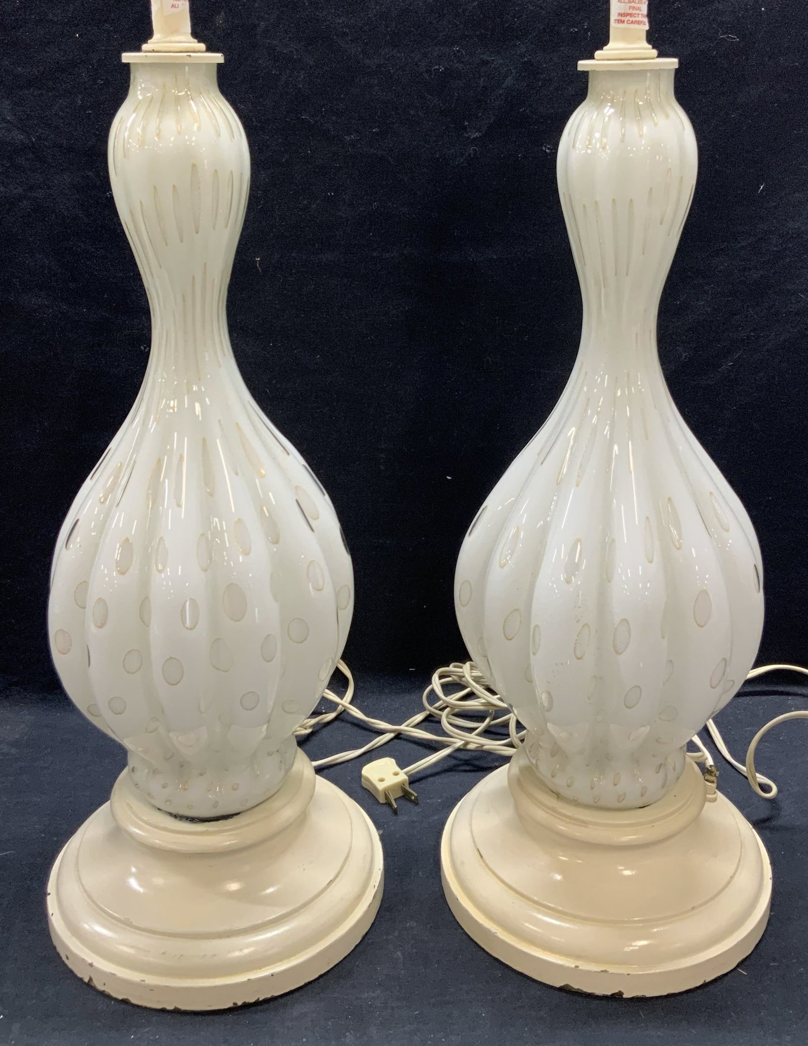 Pair Vintage White Art Glass Lamps 22in (1 of 13)