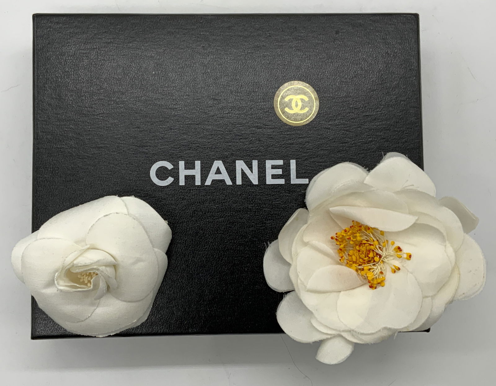 2 CHANEL Camellia Flower Brooches W Box, France (1 of 10)