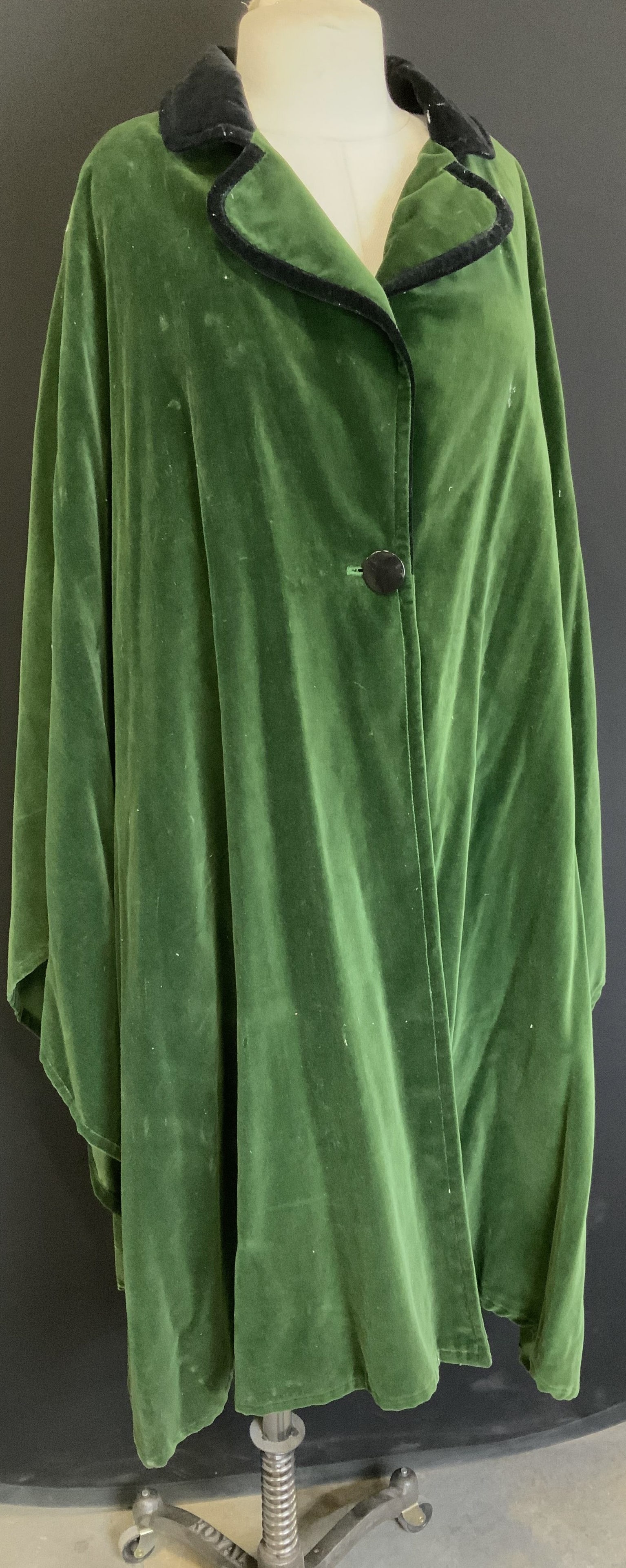 Green Velour Cotton Cape w Button, Italy (1 of 9)