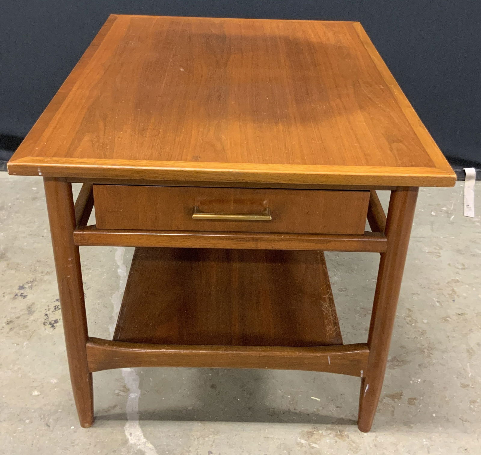 Vintage Hekman MCM Wooden Side Table W/ Drawer (1 of 13)