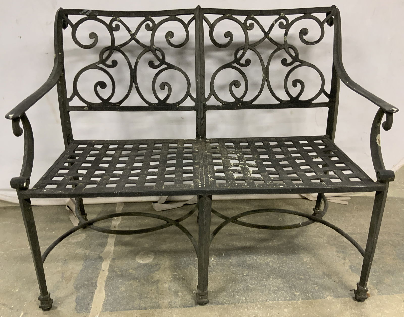 CAST CLASSICS Aluminum Scrollwork Outdoor Bench (1 of 15)