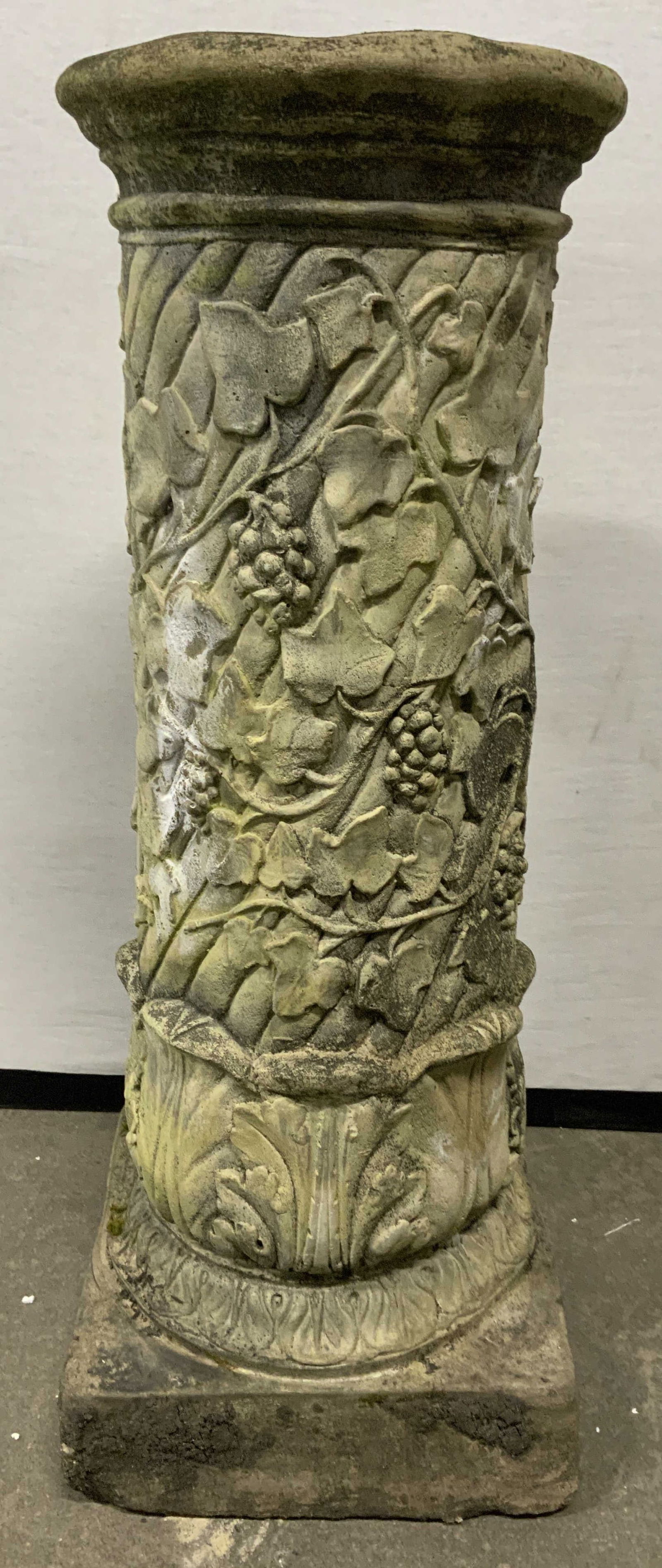 Vintage Outdoor Detailed Cement Pedestal 2ft2in (1 of 9)