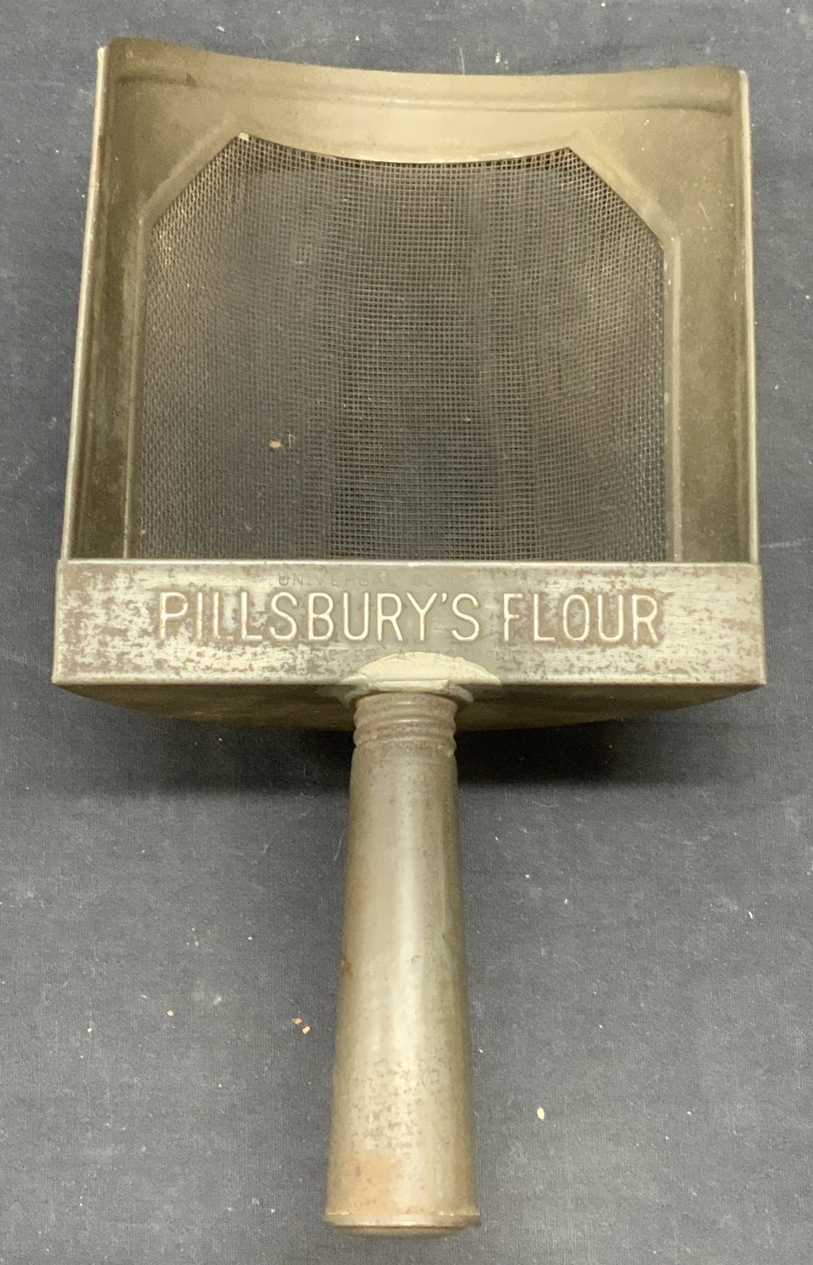 Vintage Pillsbury Flour Scoop Sifter (1 of 6)