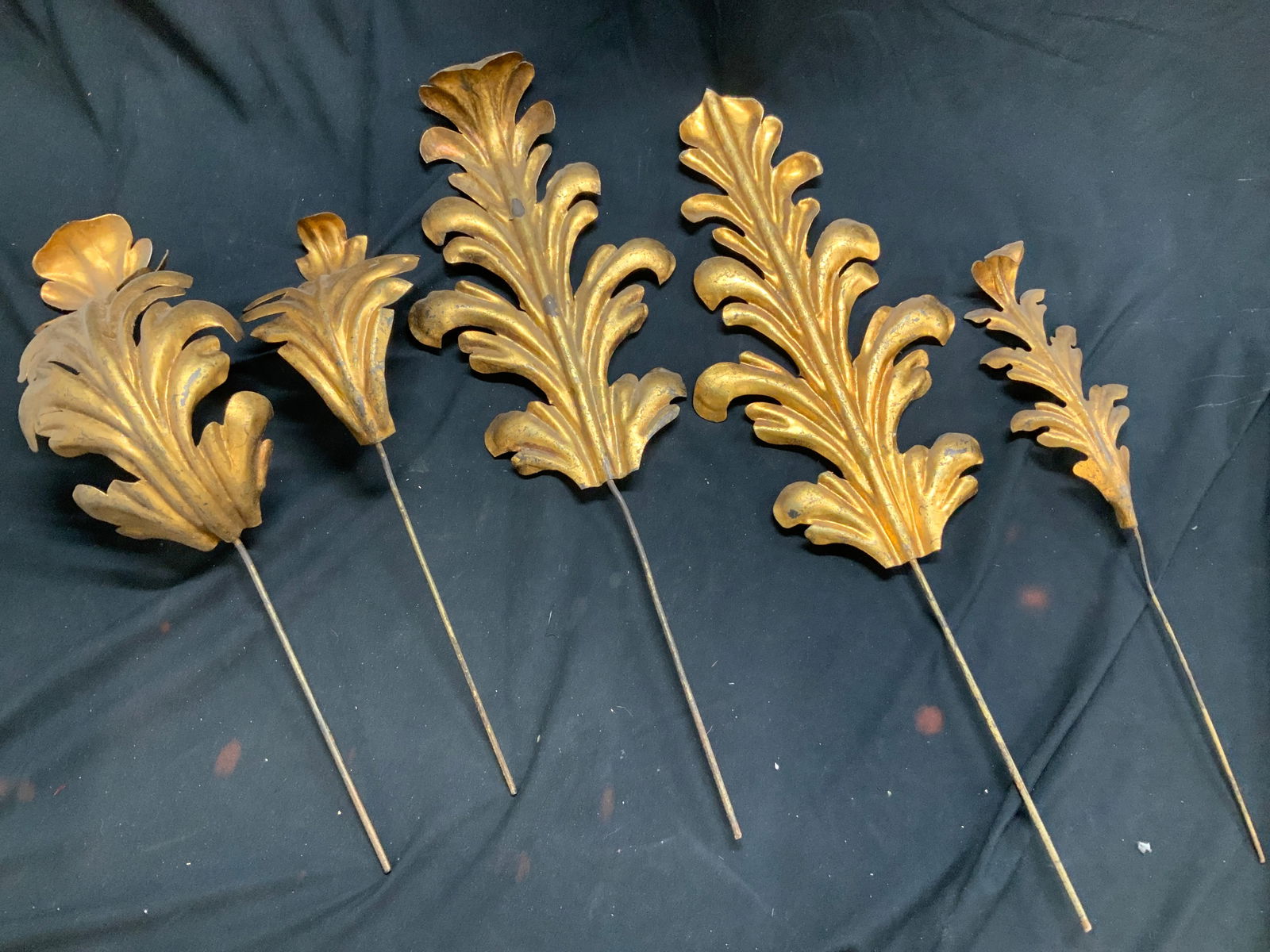 Set 5 Gold Leaf Iron Acanthus Iron Wall Ornaments (1 of 6)