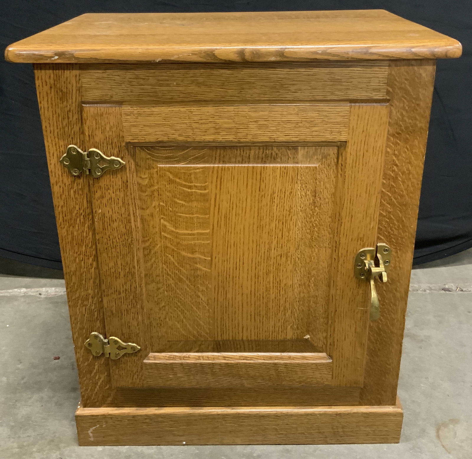 Vintage Oak Ice Box Chest (1 of 14)