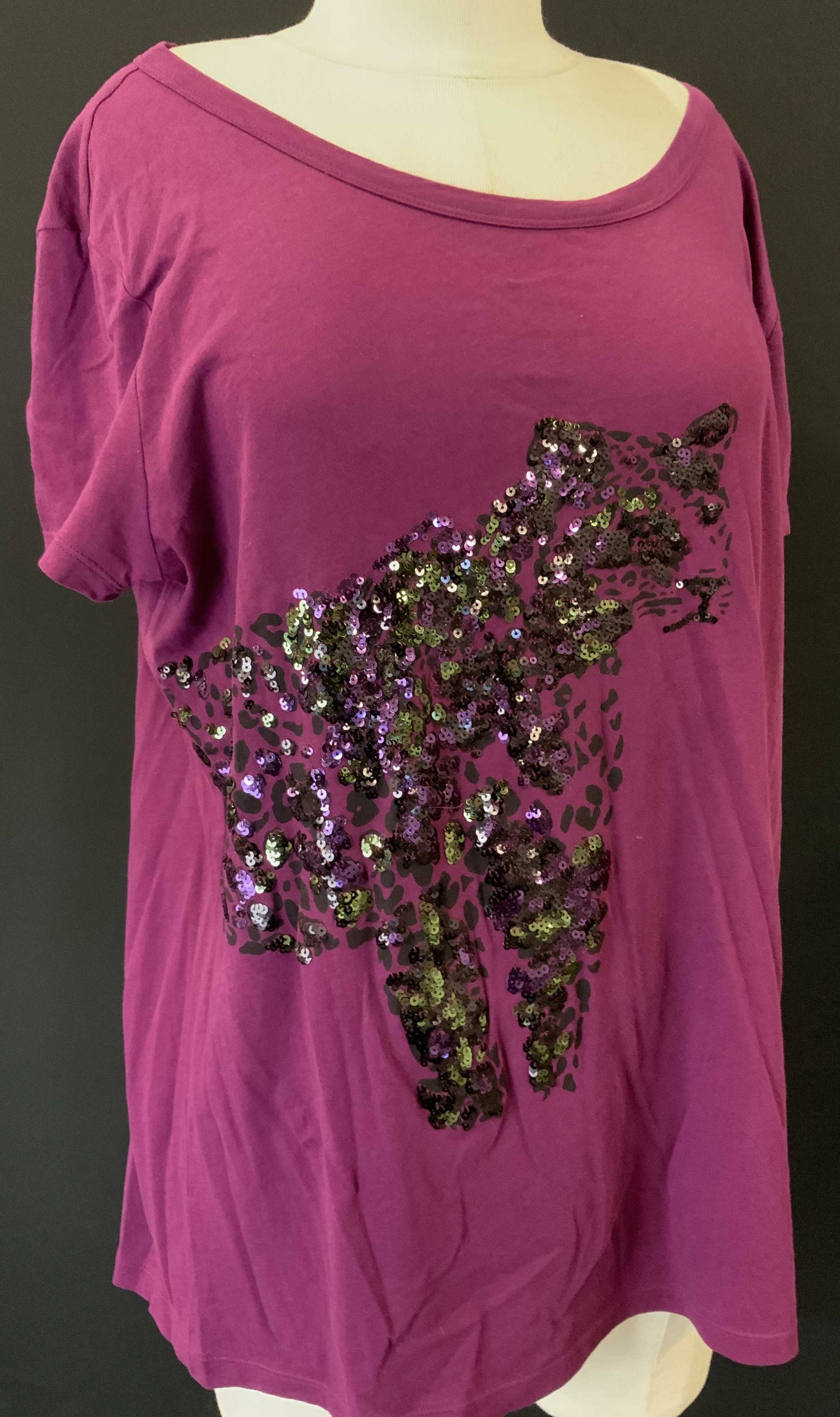 DKNY Wild Cat Sequin Cotton Tee Shirt: DKNY magenta cotton T Shirt by DKNY. Size large. Black , purple , and green iridescent sequins on leopard graphic print. Size L. Luxury designer Donna Karen DKNY, leopard sequin T Shirt, Everyday clot