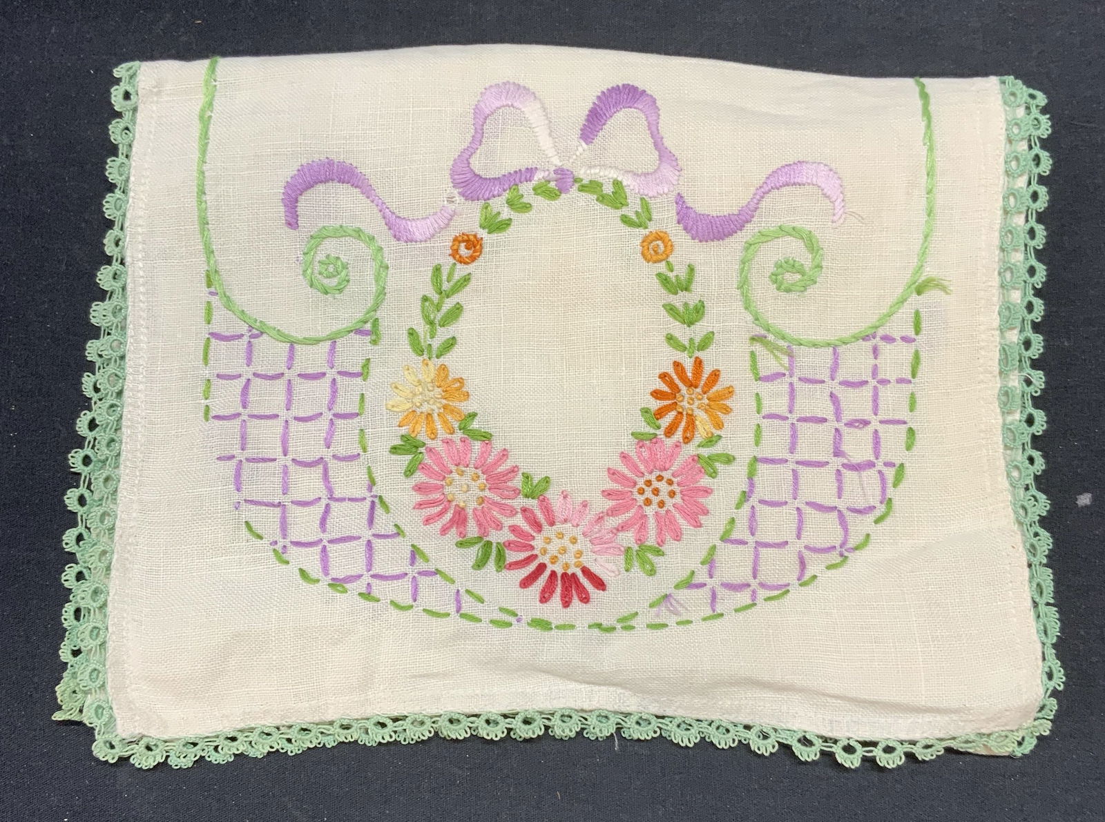 Vintage White Linen Floral Table Runner (1 of 6)