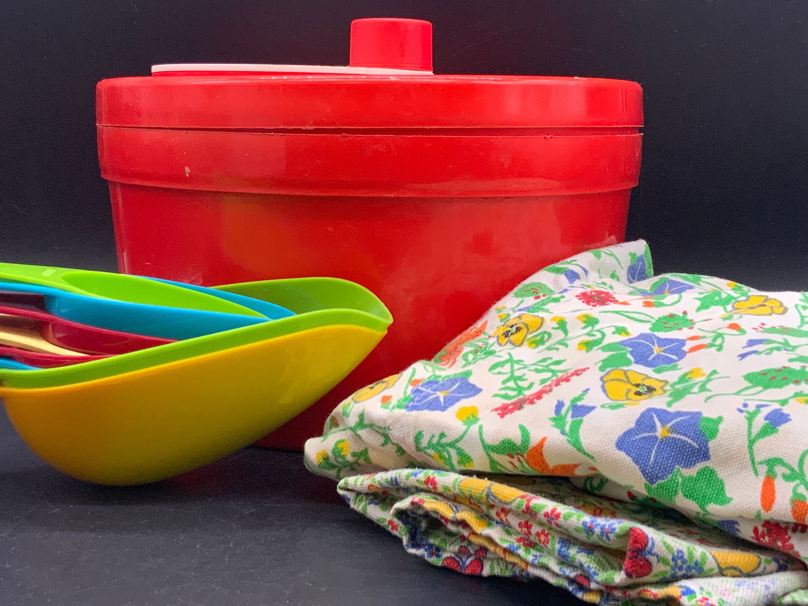 4 Vintage& Retro Kitchen Accessories, Aprons &more (1 of 12)