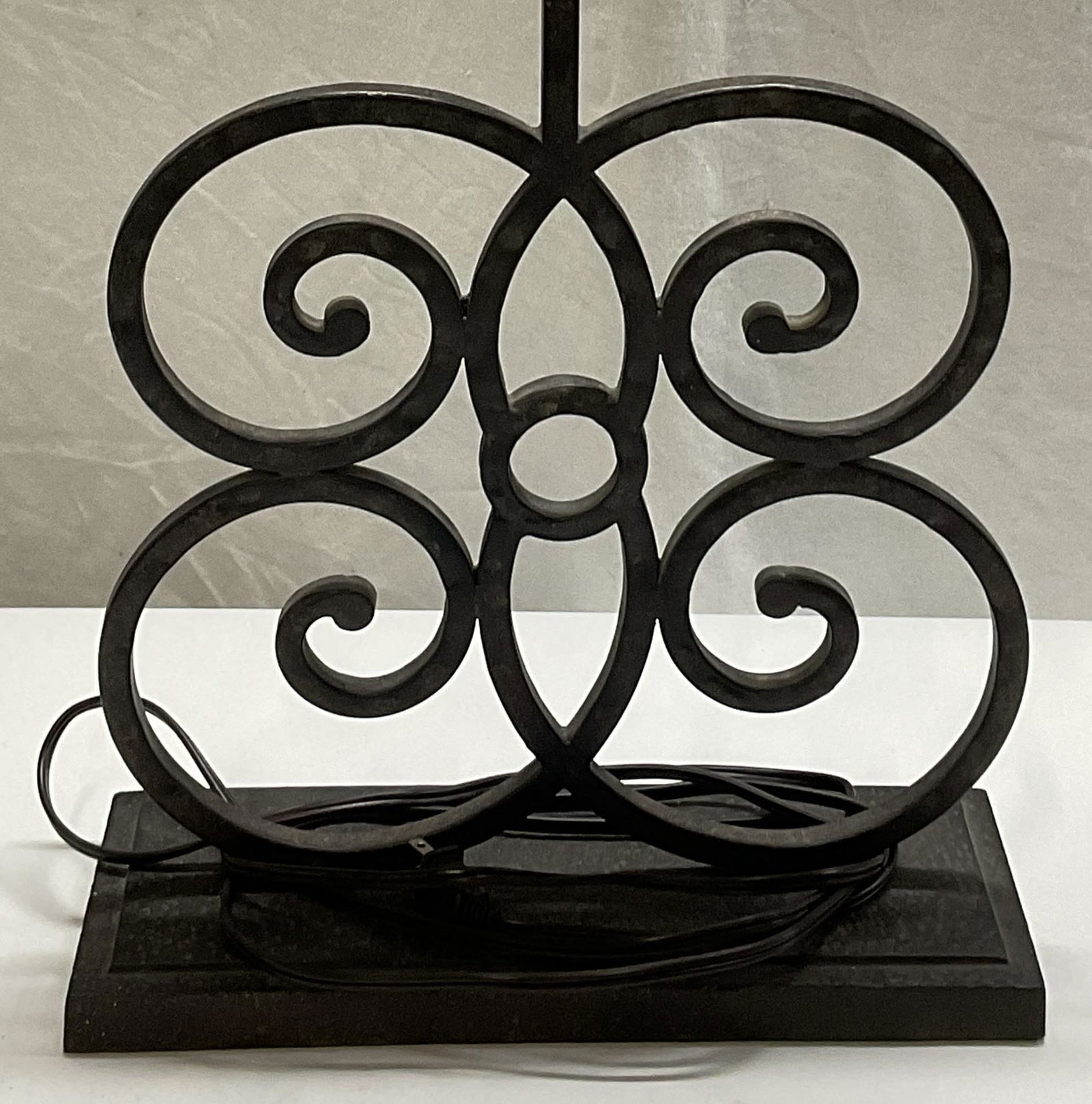 Ornate Twisted Wrought Iron Table Lamp 2ft3in (1 of 7)