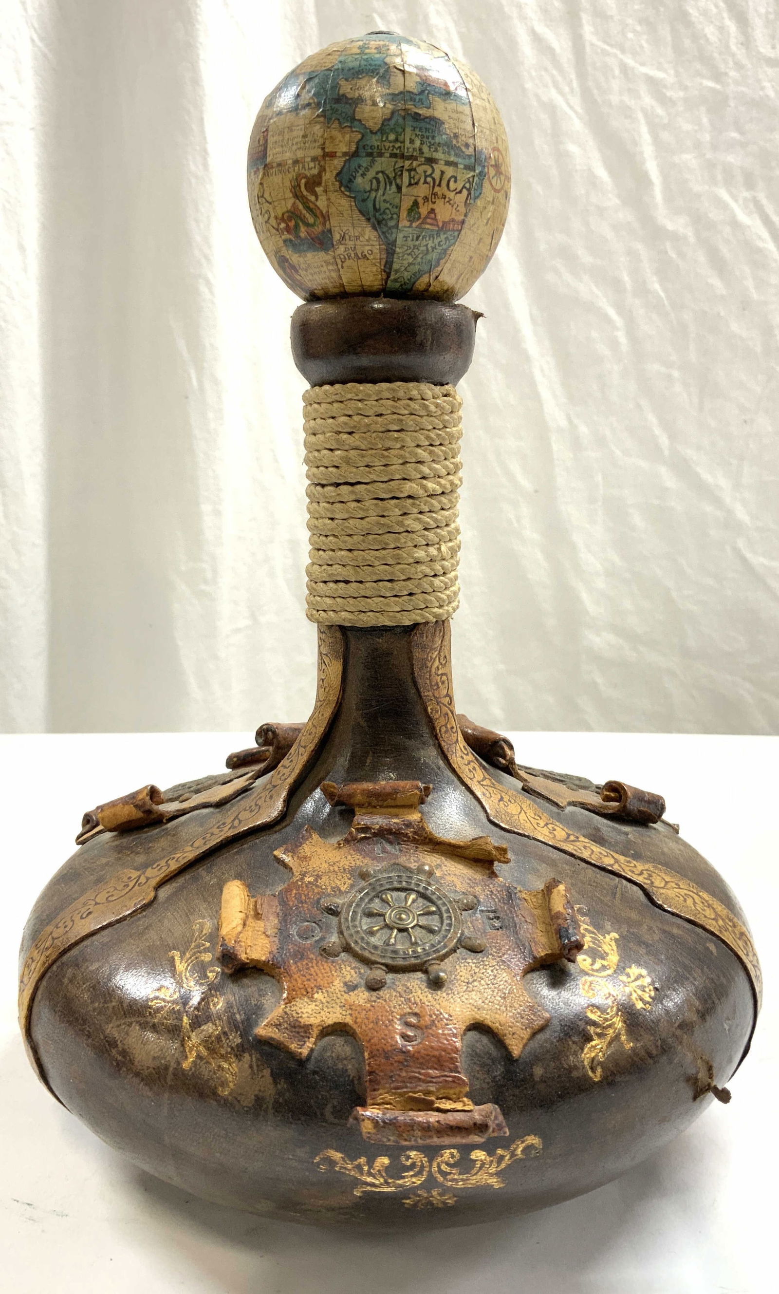 OLD WORLD LEATHER Vintage Ships Decanter Italy (1 of 8)