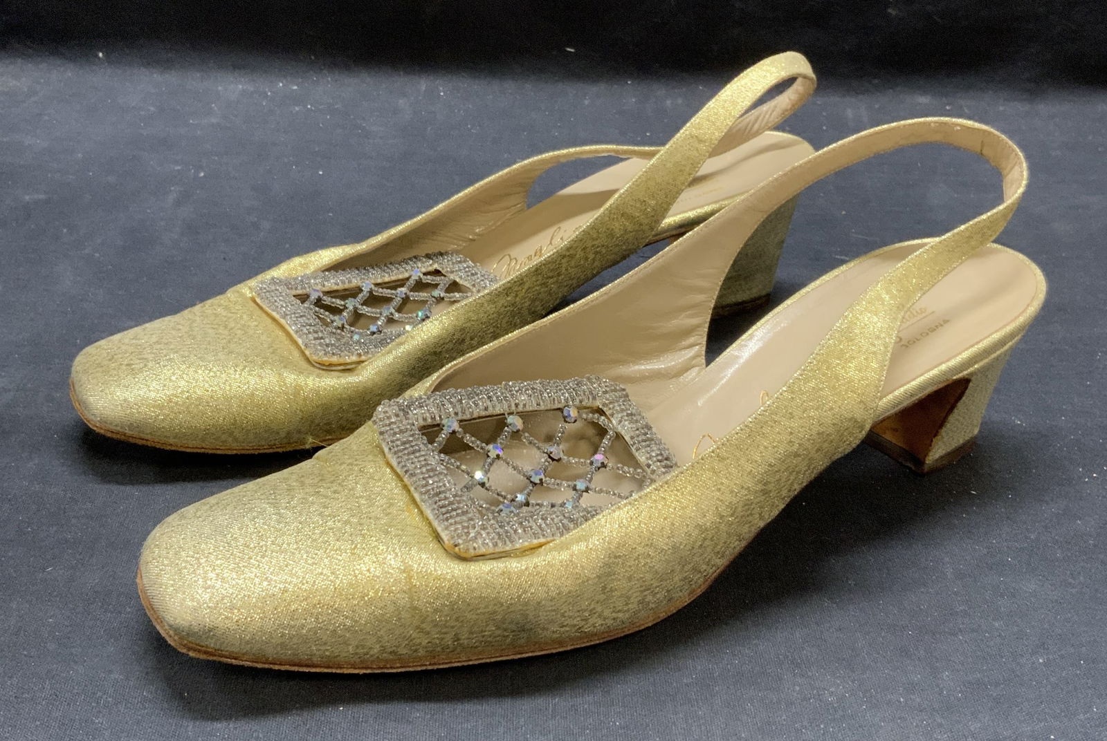 Creazioni Studio Metallic Gold Beaded Heels Italy: Creazioni Studio metallic gold fabric sling back heels with beaded and crystal decoration. Made in Italy. Size 39. Heel height 2 inches. Some wear to material, insoles and outsoles consistent with exp