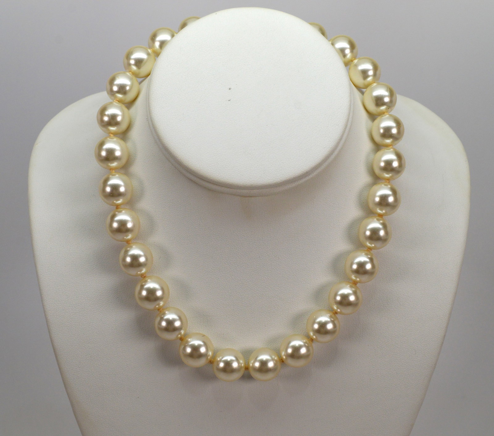 Large Faux Pearl Choker Necklace: Necklace with 13.5mm round white faux pearls. 16 in long NB BS56