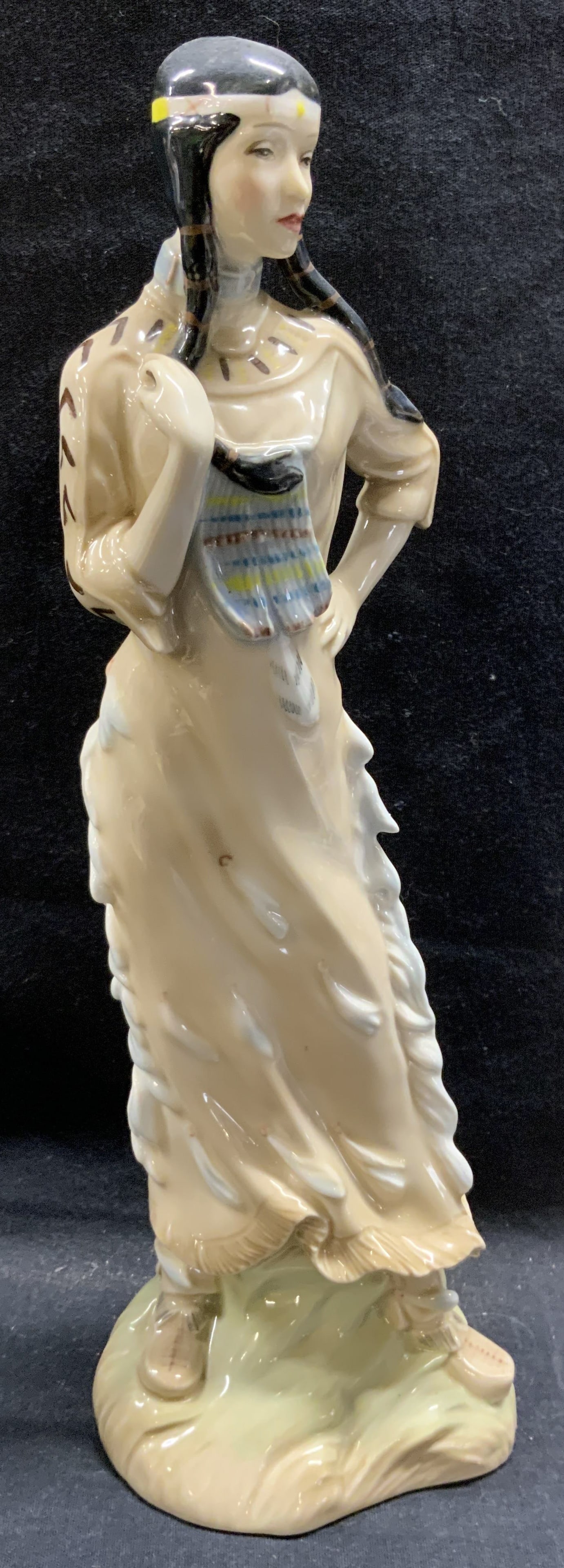 ROYAL DOULTON INDIAN MAIDEN Porcelain Figure (1 of 7)