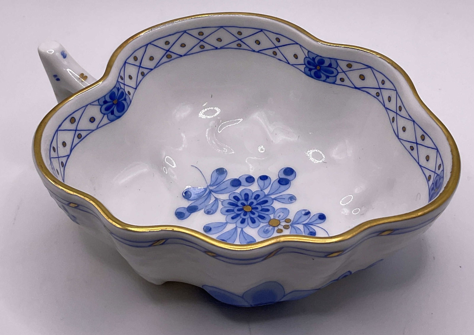 HEREND Porcelain Leaf Shaped Sugar Bowl, Hungary (1 of 5)