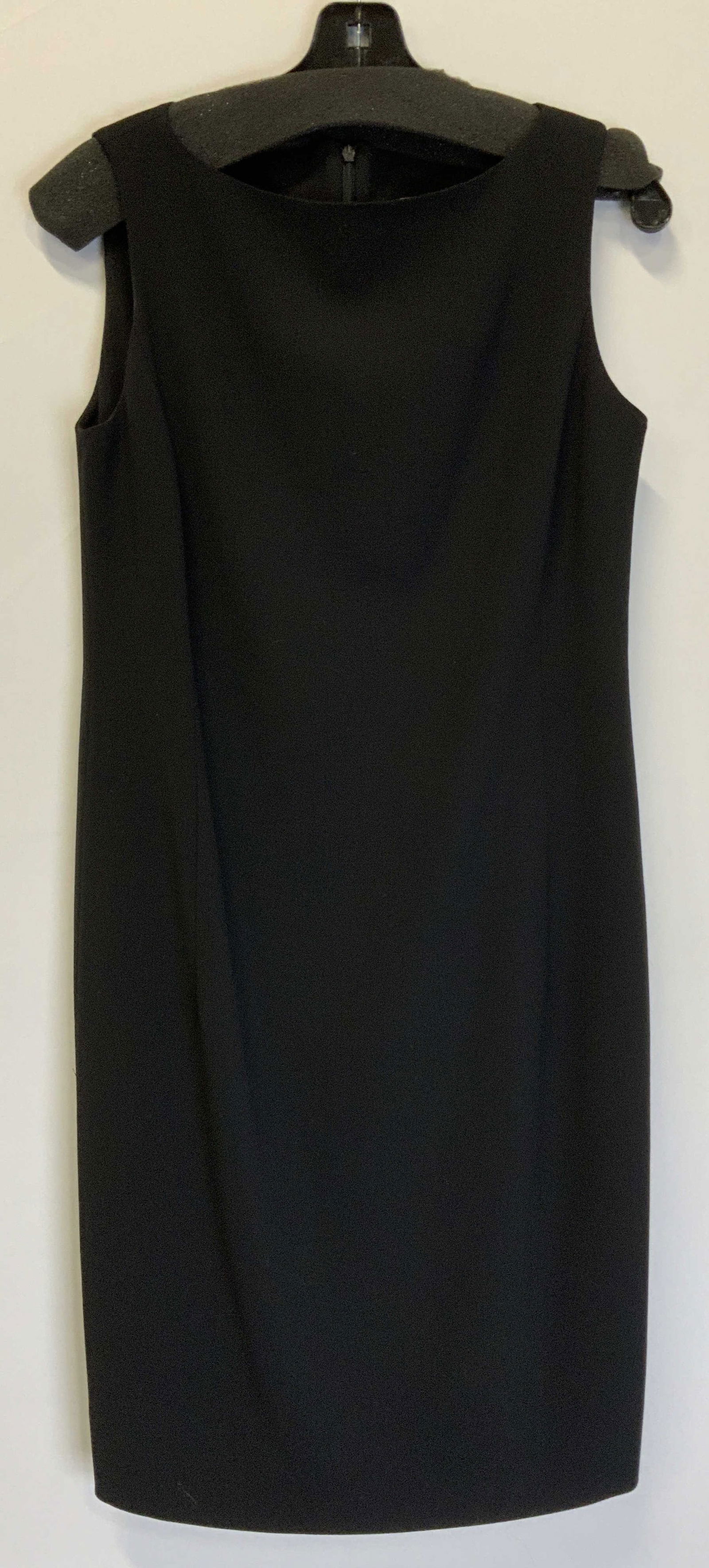 MaxMara Wool Shift Dress, Italy: 36 in. Long sleeveless Max Mara Wool dress with lining. 32 in waist, 34/35 in. Hips. Made in Italy. Wool dress, professional wear dress, cocktail dress, Max Mara shift dress, ladies black wearables, L