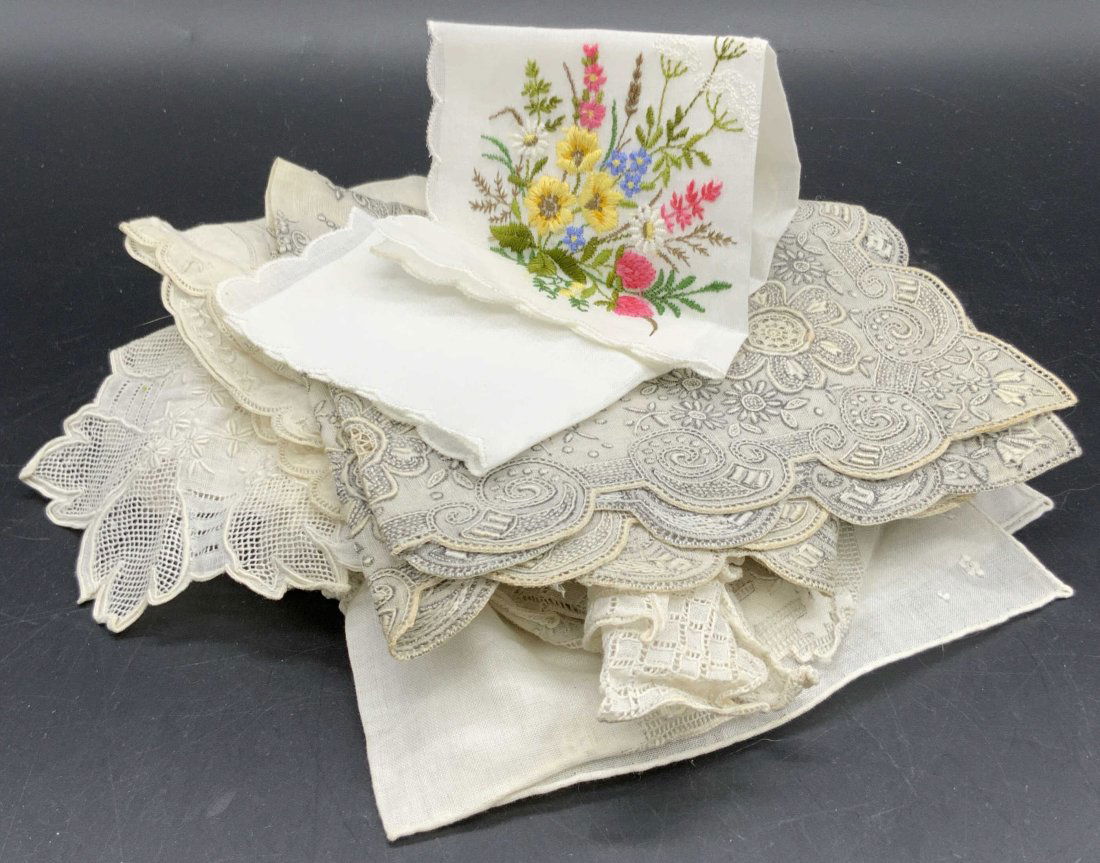 Group Lot Table Napkins, Florals & More (1 of 9)