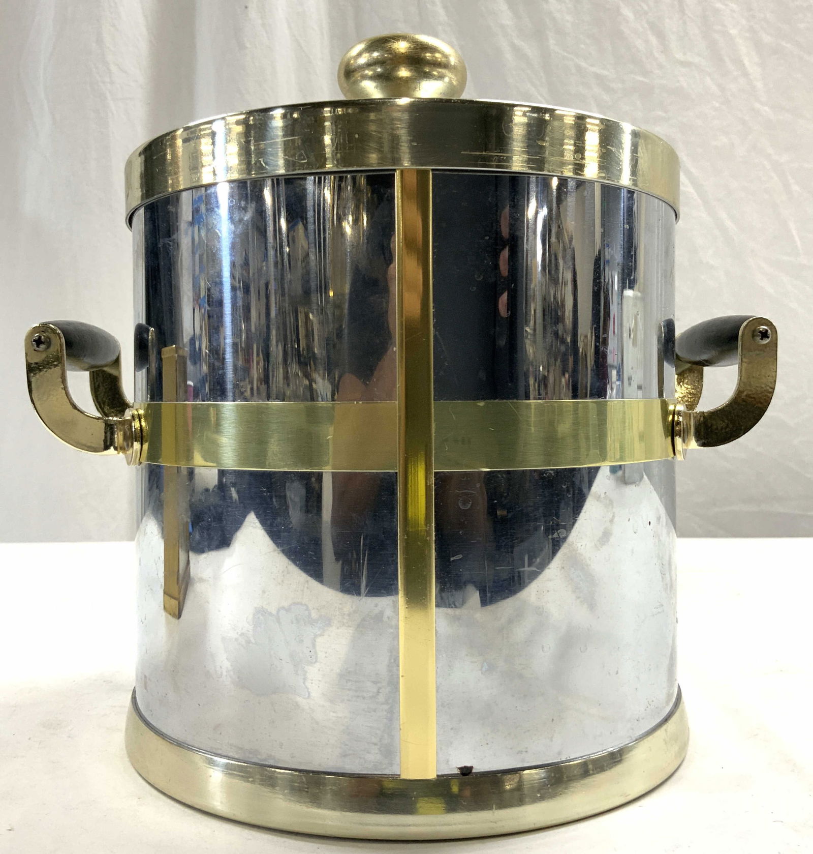 KRAFTWARE NYC Chrome & Gilt Metal Ice Bucket W Lid (1 of 9)