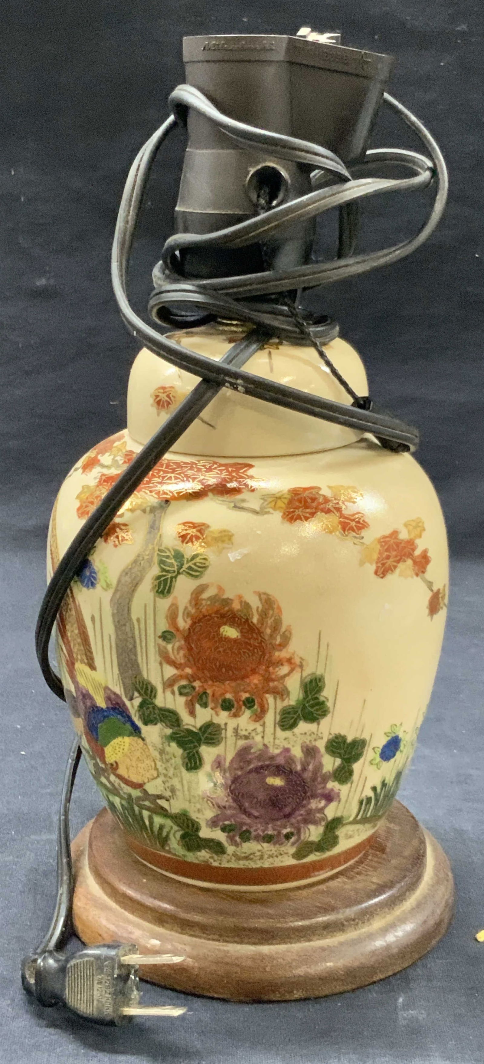 Ceramic Ginger Jar Lamp (1 of 6)