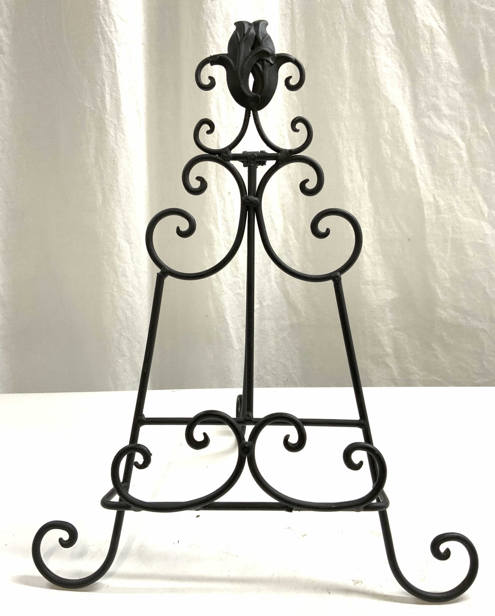 Vintage Parisian Standing Metal Tabletop Easel 15i (1 of 7)