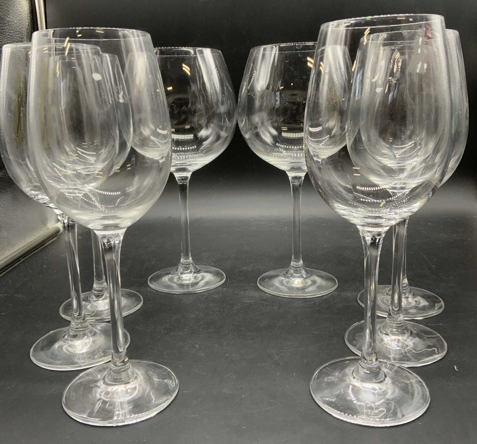 Set 8 SCHOTT ZWIESEL Crystal Wine Glasses, Germany: Minimalist thin stemmed crystal wine glasses . Schott Zwiesel Tristan crystal burgundy glasses. 2 with XL goblets, measures 4.5 in. W x 9.25 in. Ht. 6 are sized 6.75 in. Ht x 3.25 in. Wide. 2 glasses