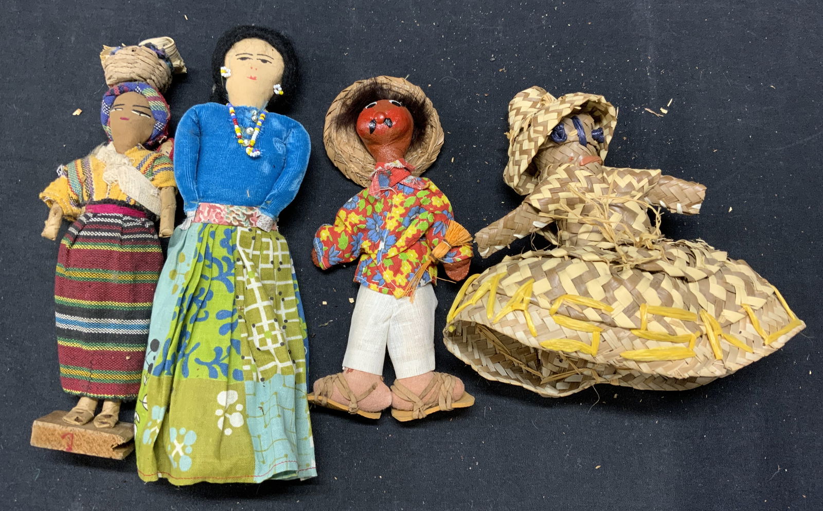 Lot 4 Handmade Fabric & Rattan Display Dolls (1 of 9)