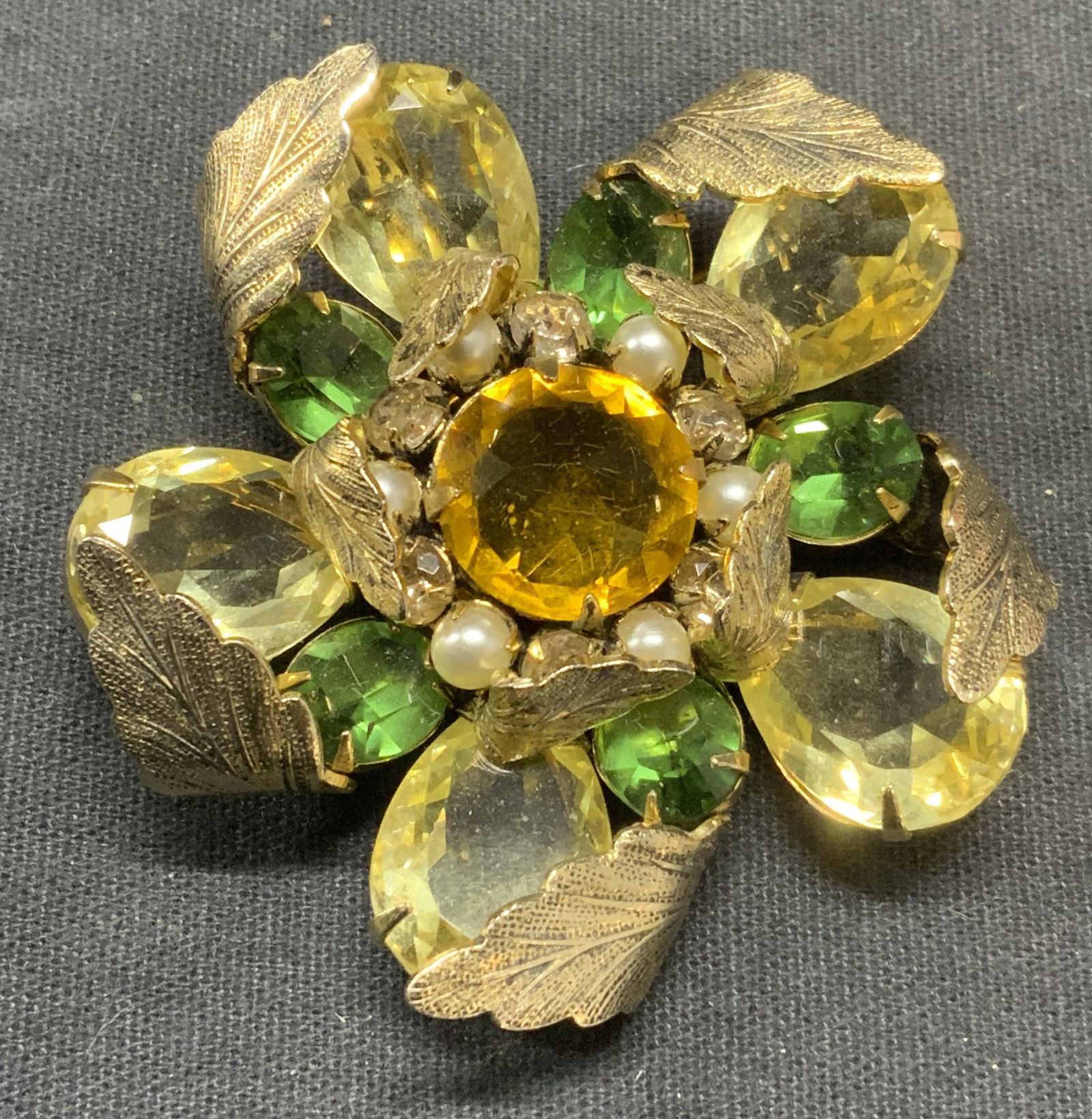 Vintage SCHREINER Gold Pl Crystal Flower Brooch (1 of 6)