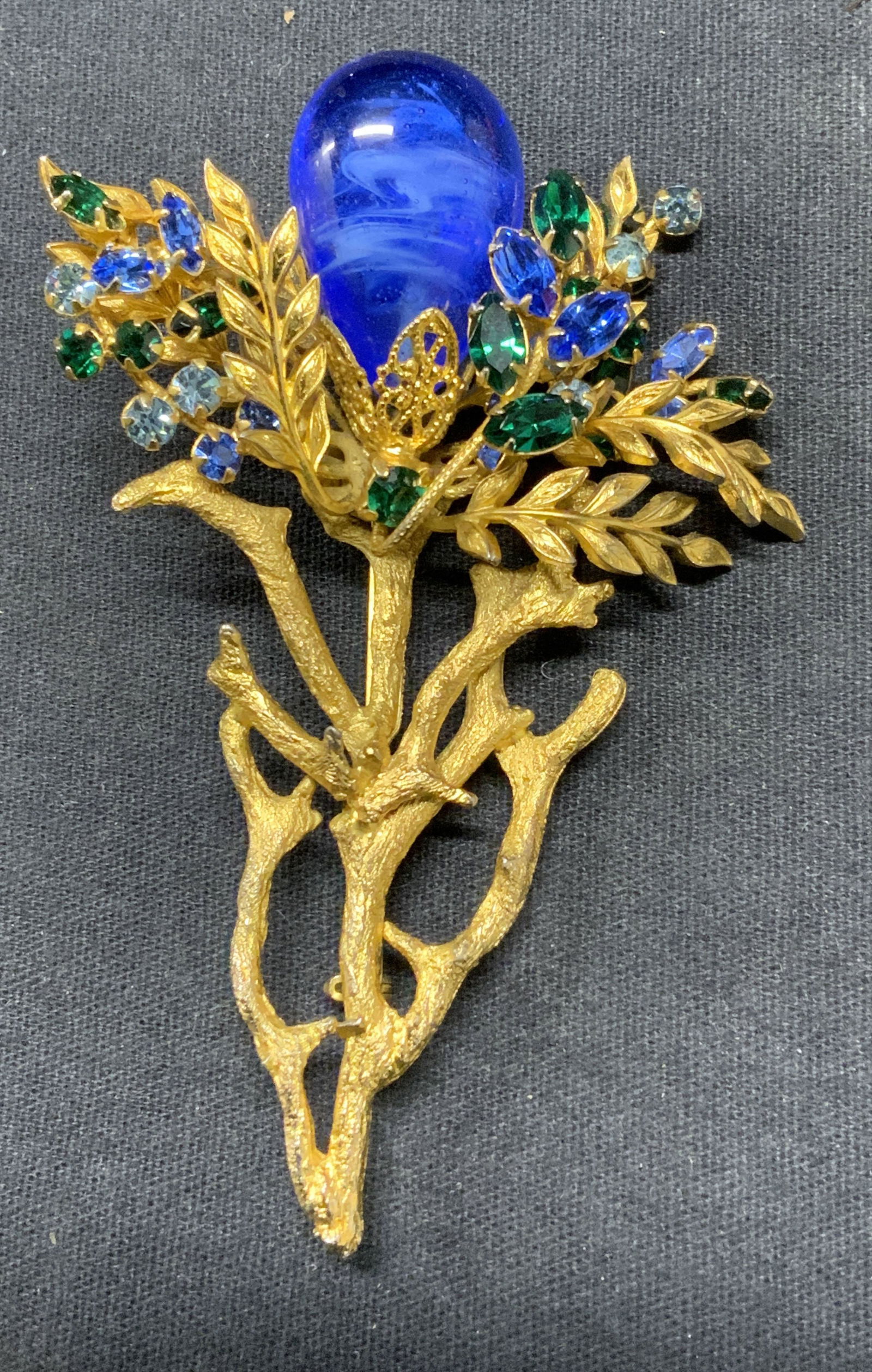 SCHIAPARELLI Gold Tn Crystal Botanical Brooch 3in (1 of 8)