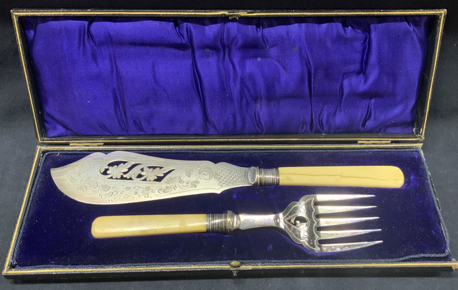 Vintage Etched Silver Plate Fish Serving Set W Box (1 of 11)