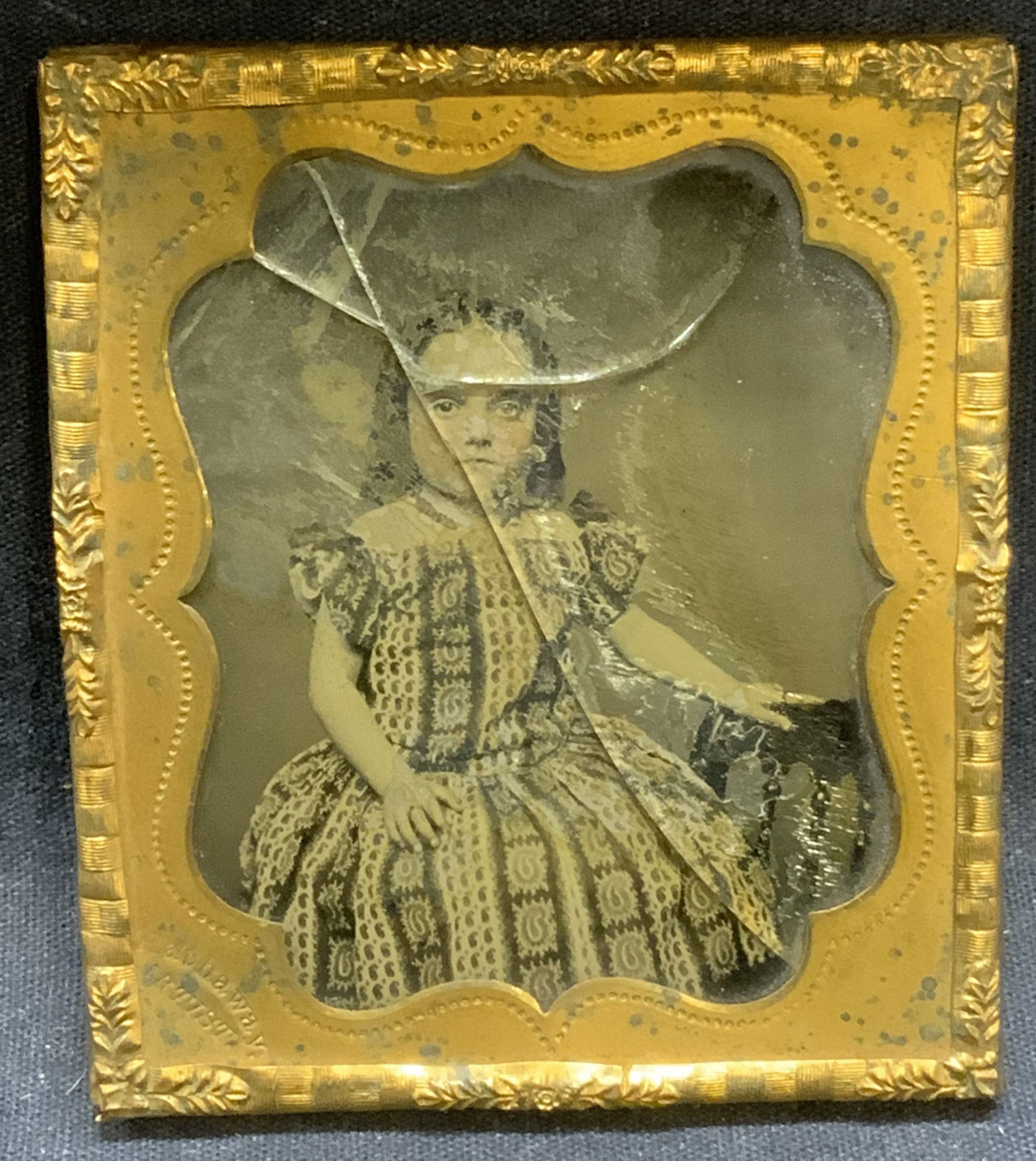 Antique 19th Century Daguerreotype Portrait Photo (1 of 6)