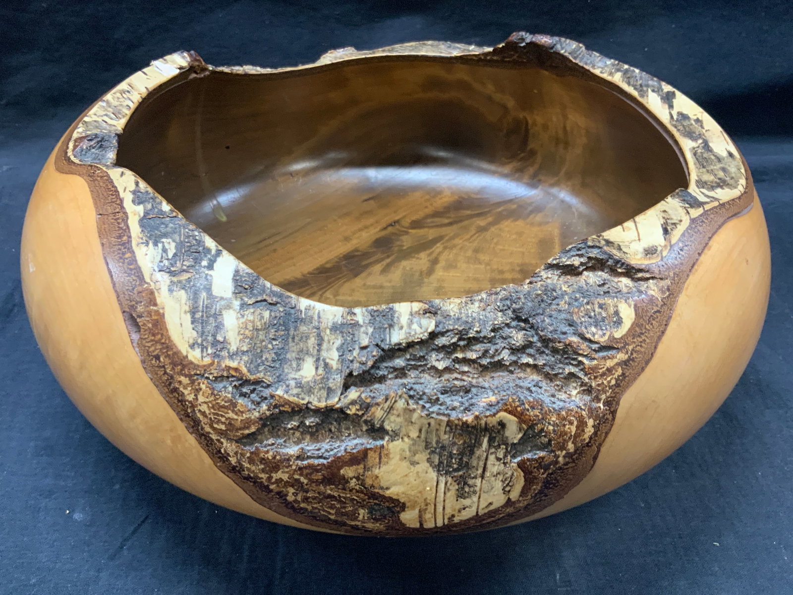 Dave Thompson Sgn Vtg Wood Silver Birch Bowl 1995: Marked on underside Dave Thompson, 1995, silver birch A finished wooden and raw wood bowl with tan toned wood along with raw cut wood on outer edges. Approx 5.5 inches tall and 9 inch diameter. Modera