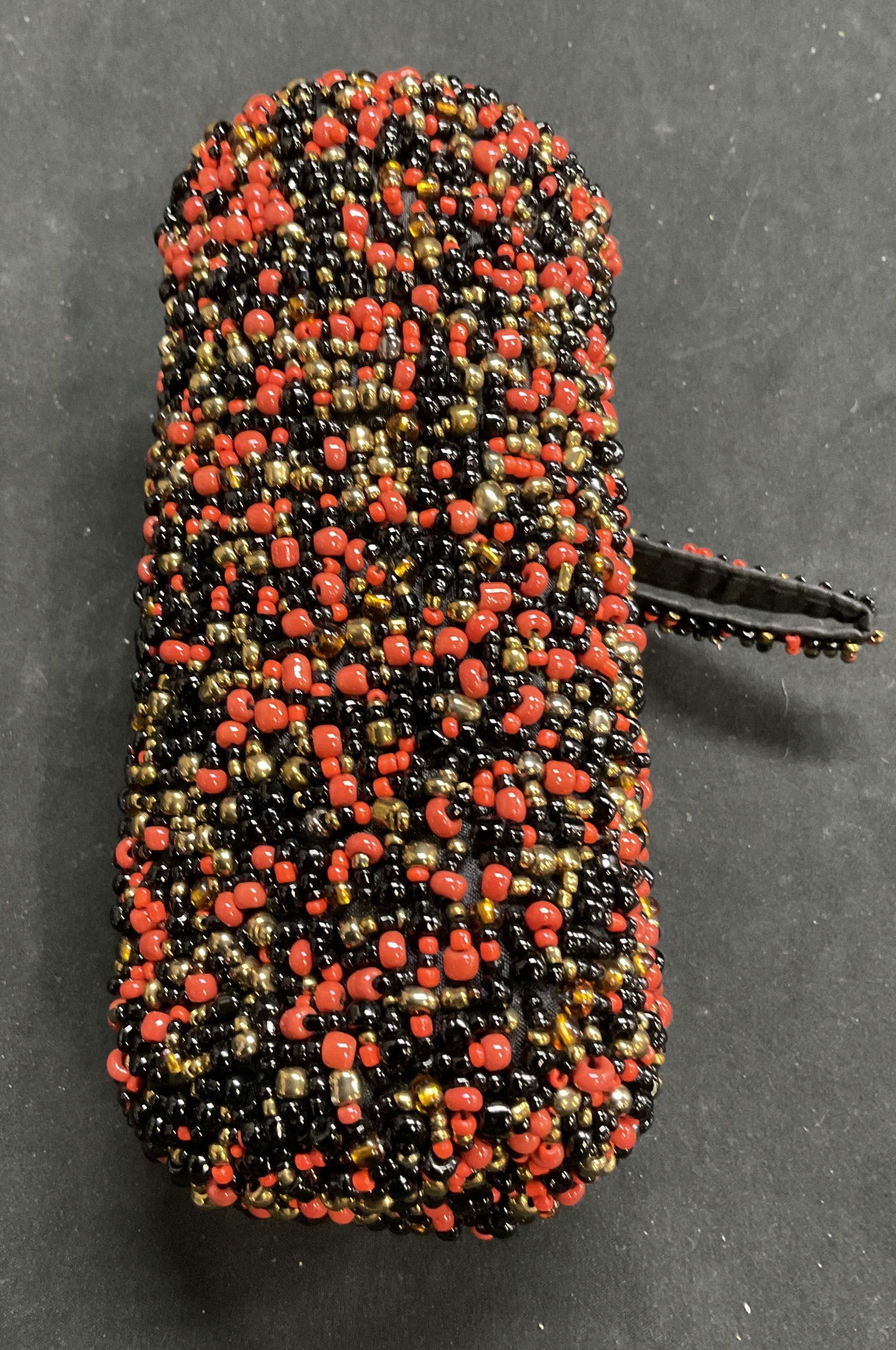 Black, Gold and Red Beaded Mini Purse. (1 of 7)