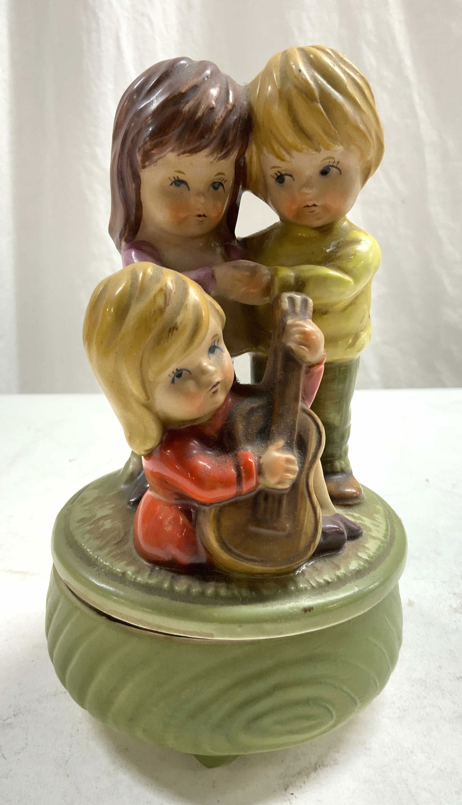 SANKYO Vintage Porcelain Music Box W Child Figures (1 of 7)