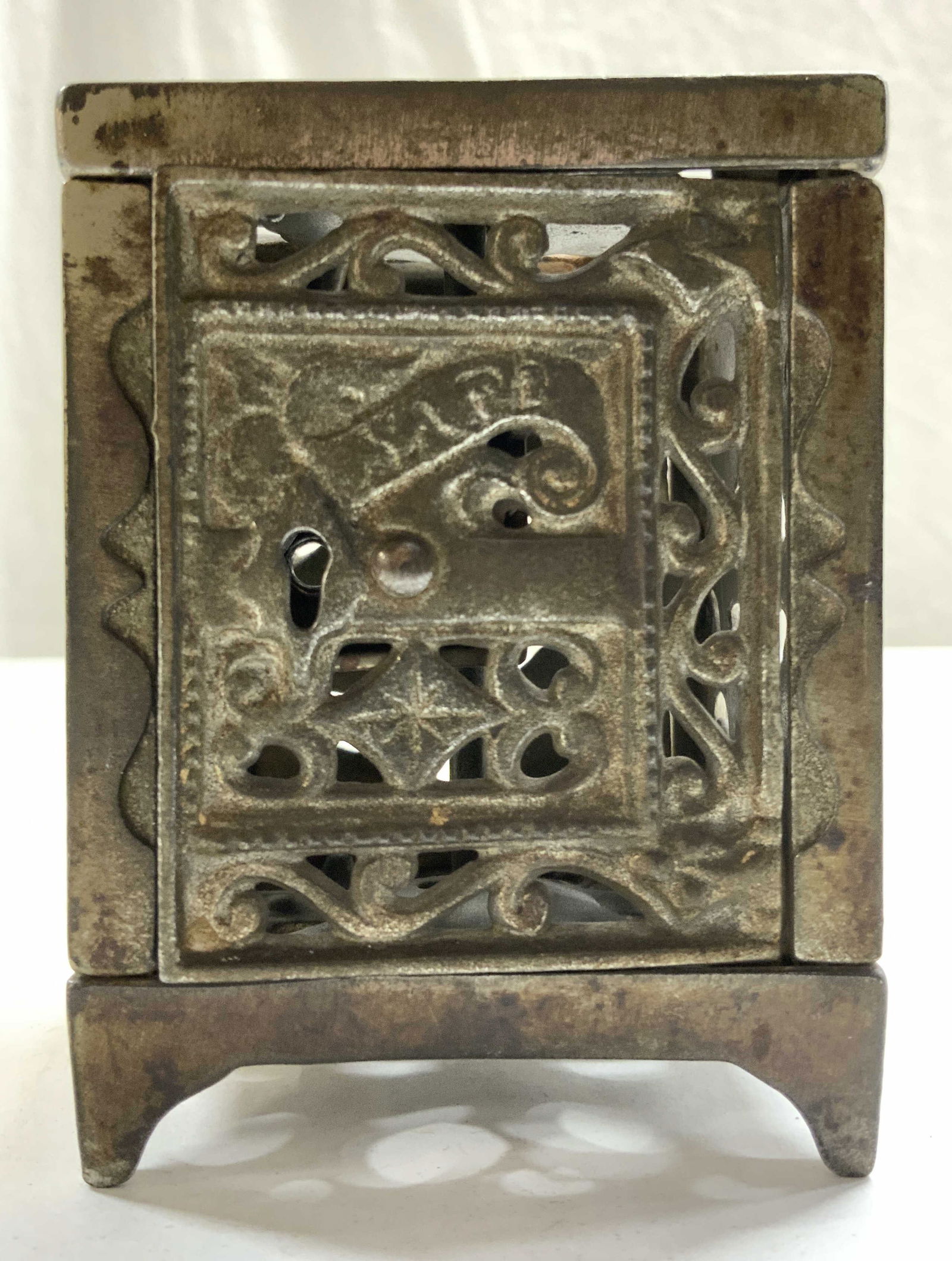 JE STEVENS Antique Cast Iron Coin Bank June 2 1896 (1 of 9)