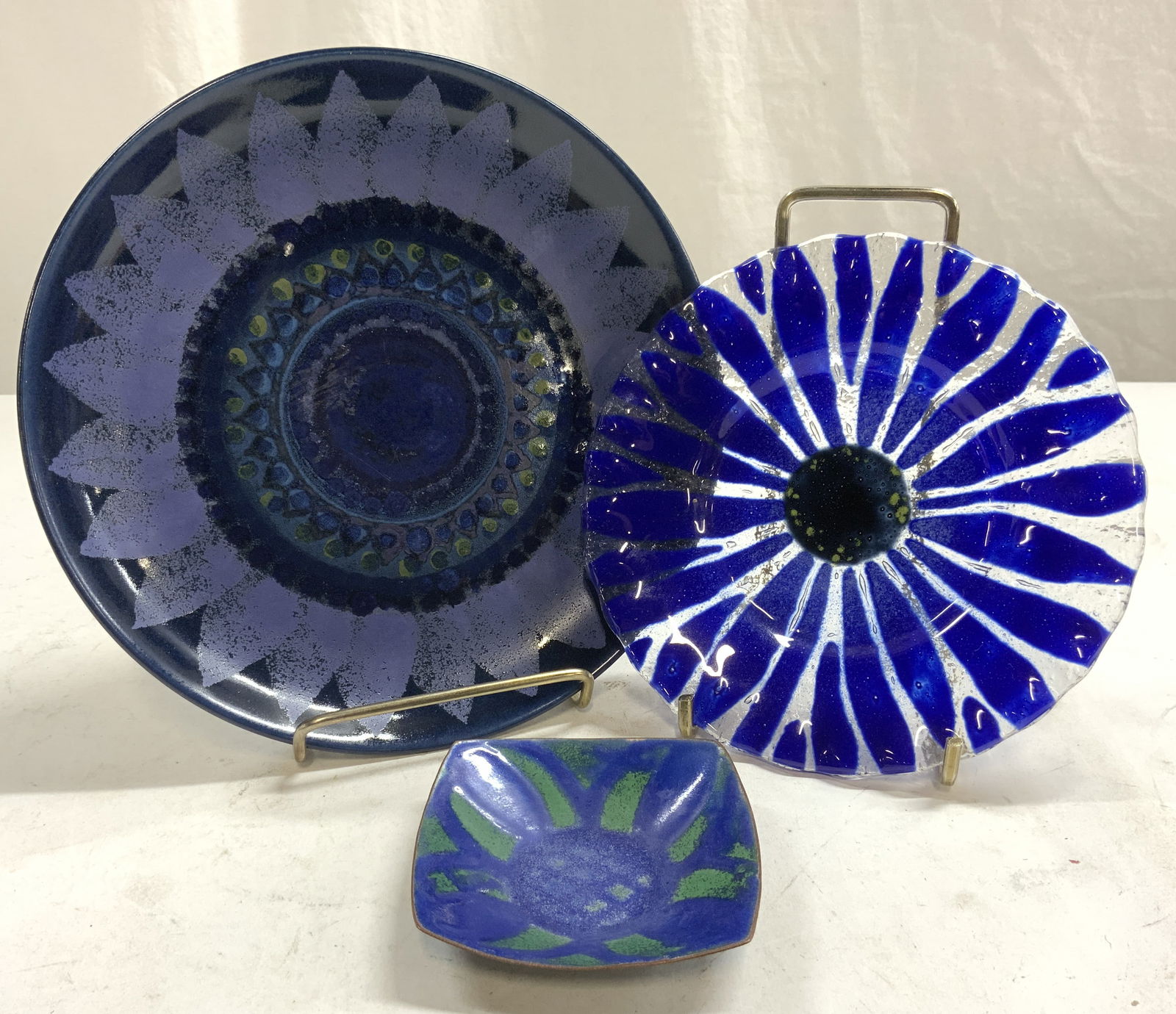 3 Ceramic, Glass & Enameled Dishes Aradia Finland (1 of 6)