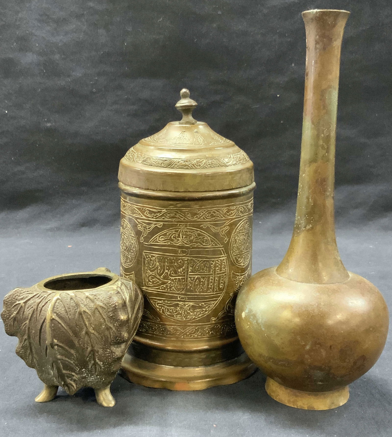 Lot 3 Cast & Etched Brassware Tabletop Accessories (1 of 14)
