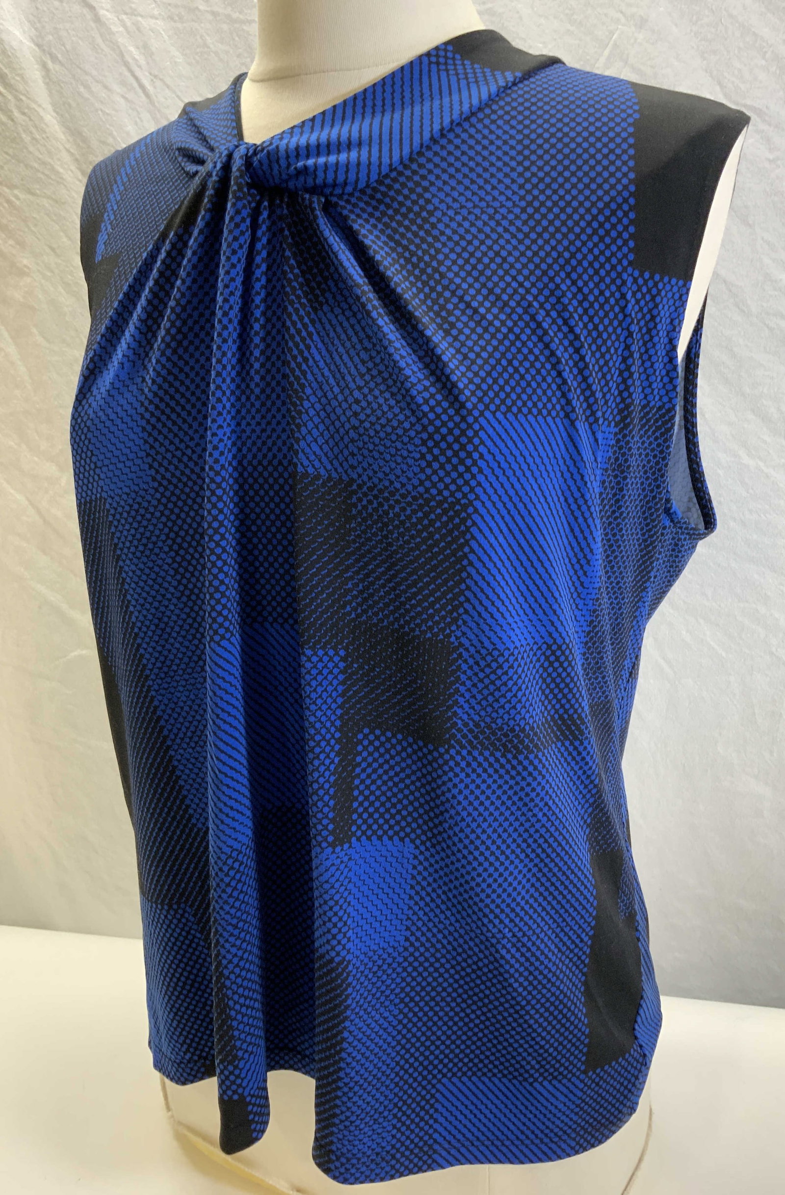 Karl Lagerfeld Paris Sleeveless Top: Royal blue and black sleeveless top with stretch. Size XL. Designer label Karl Lagerfeld Paris. Luxury designer wear, Karl Lagerfeld Designer wear, Casual wear, cruise wear, luxury designer vintage we