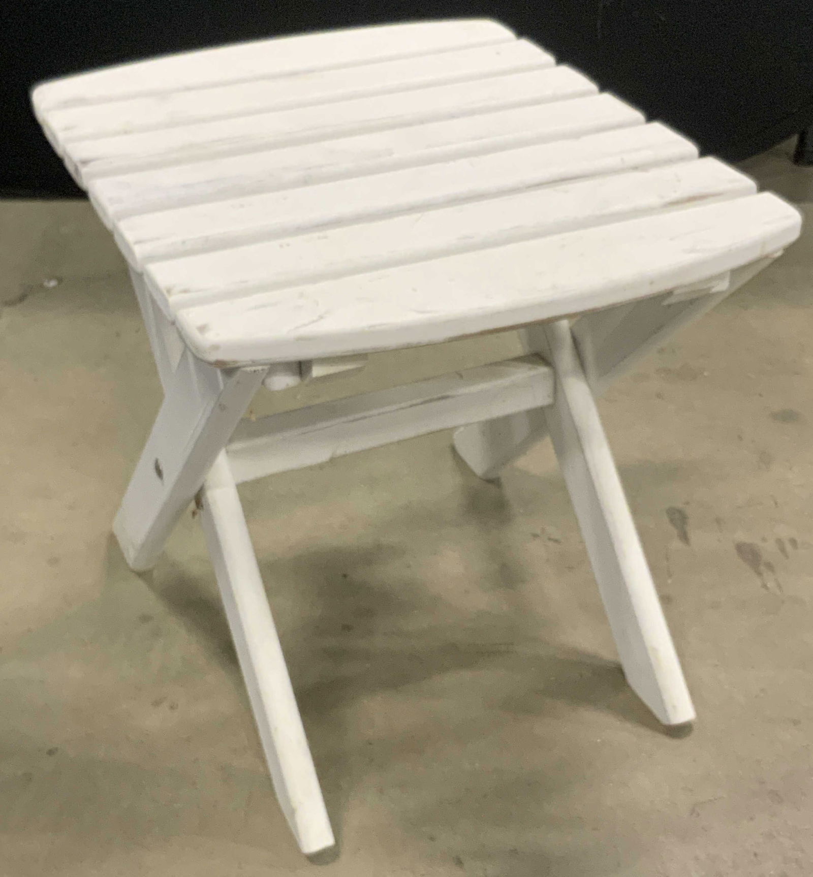 White Wood Rectangular Outdoor Side Table (1 of 10)