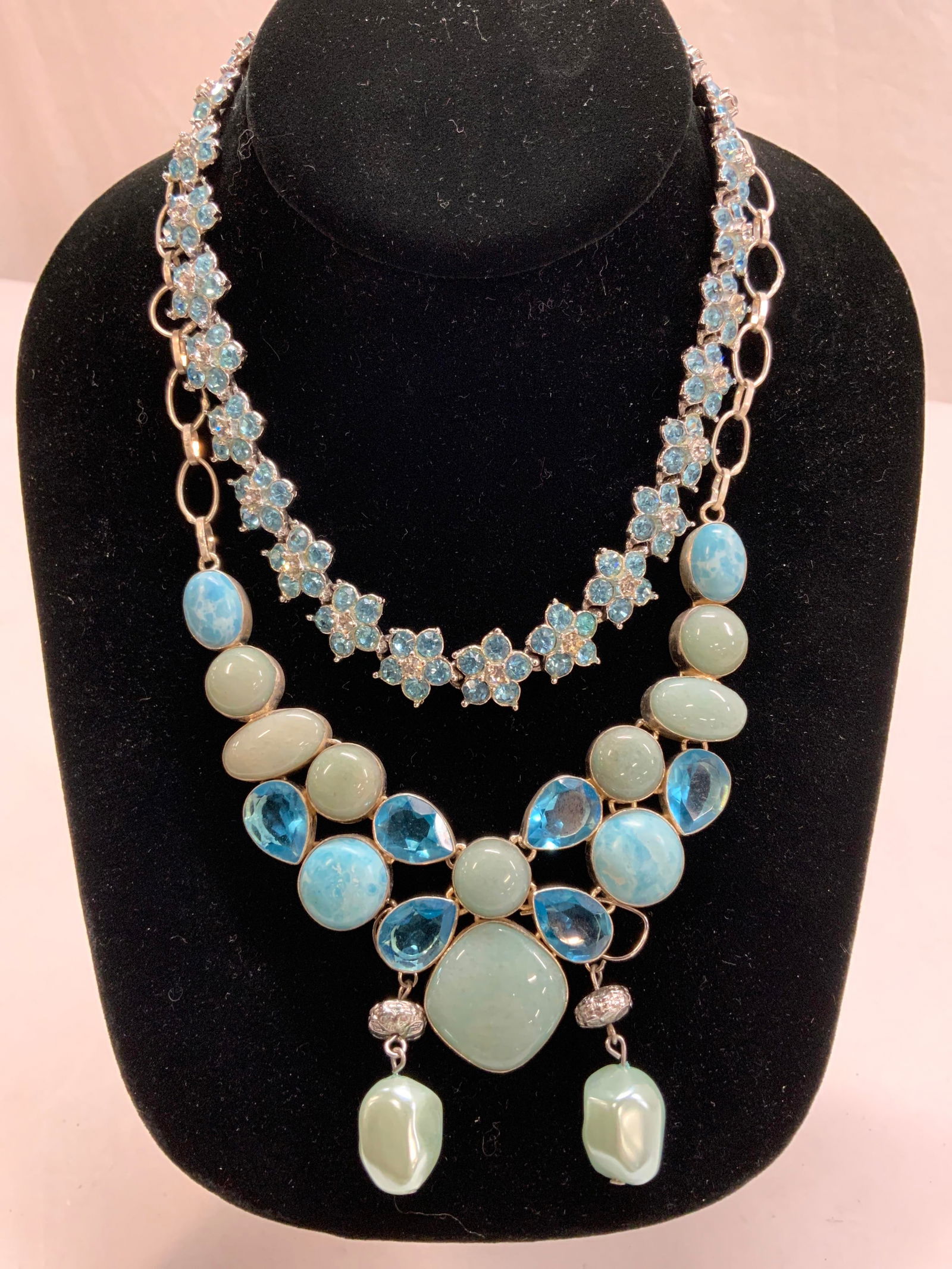 Lot 4, Sterling Silver Necklace OGof Crystal Necklace (1 of 7)