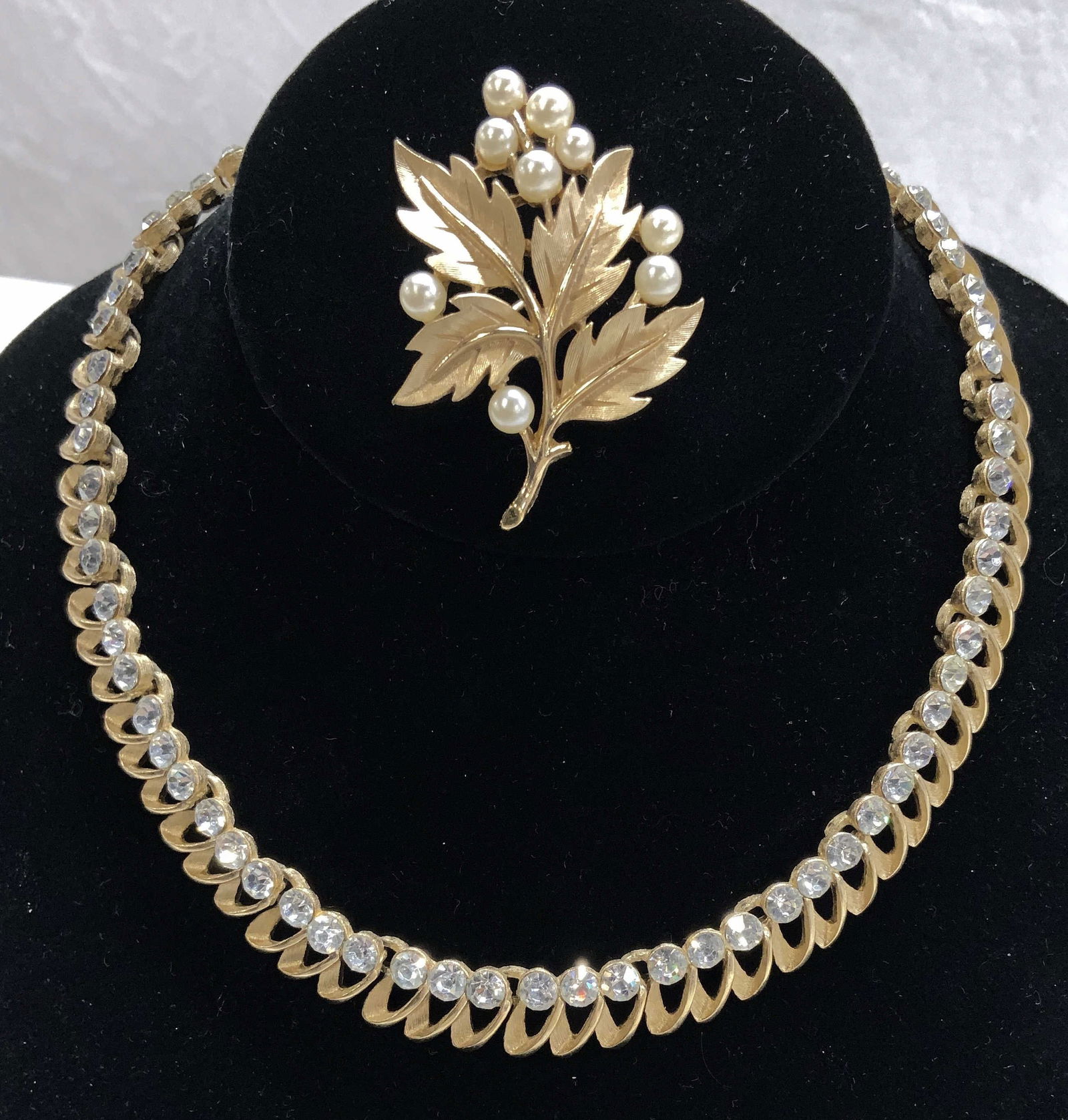 2 Trifari Leaf Brooch, Crystal Choker Necklace (1 of 6)