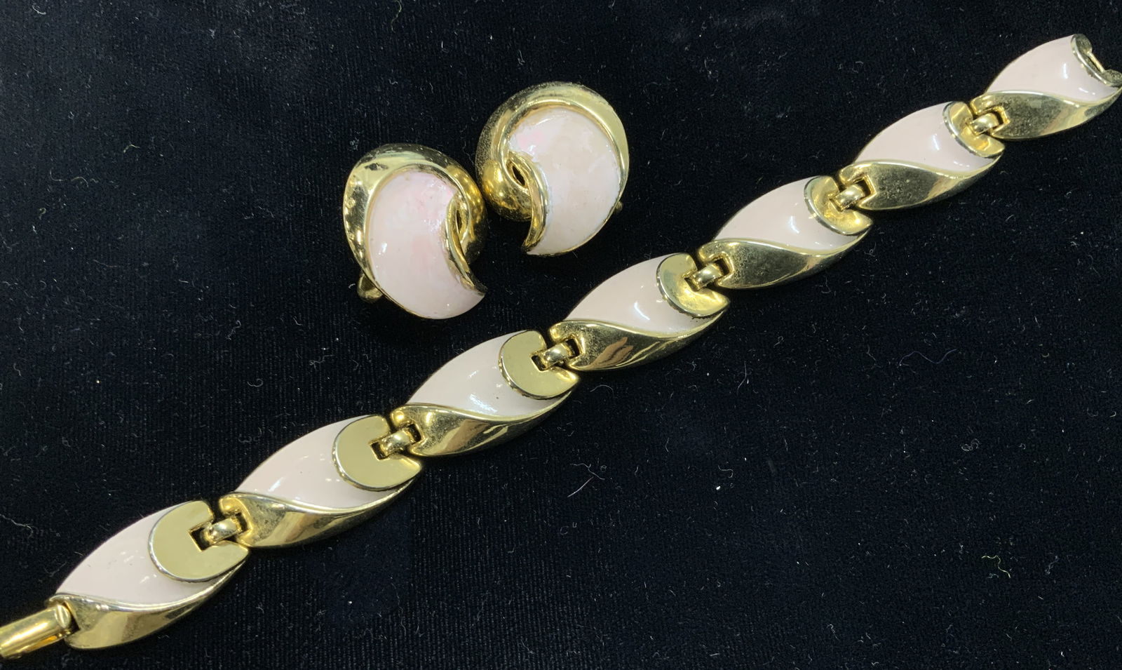 Trifari Enamel & Gold Tone Earrings & Bracelet Set (1 of 6)
