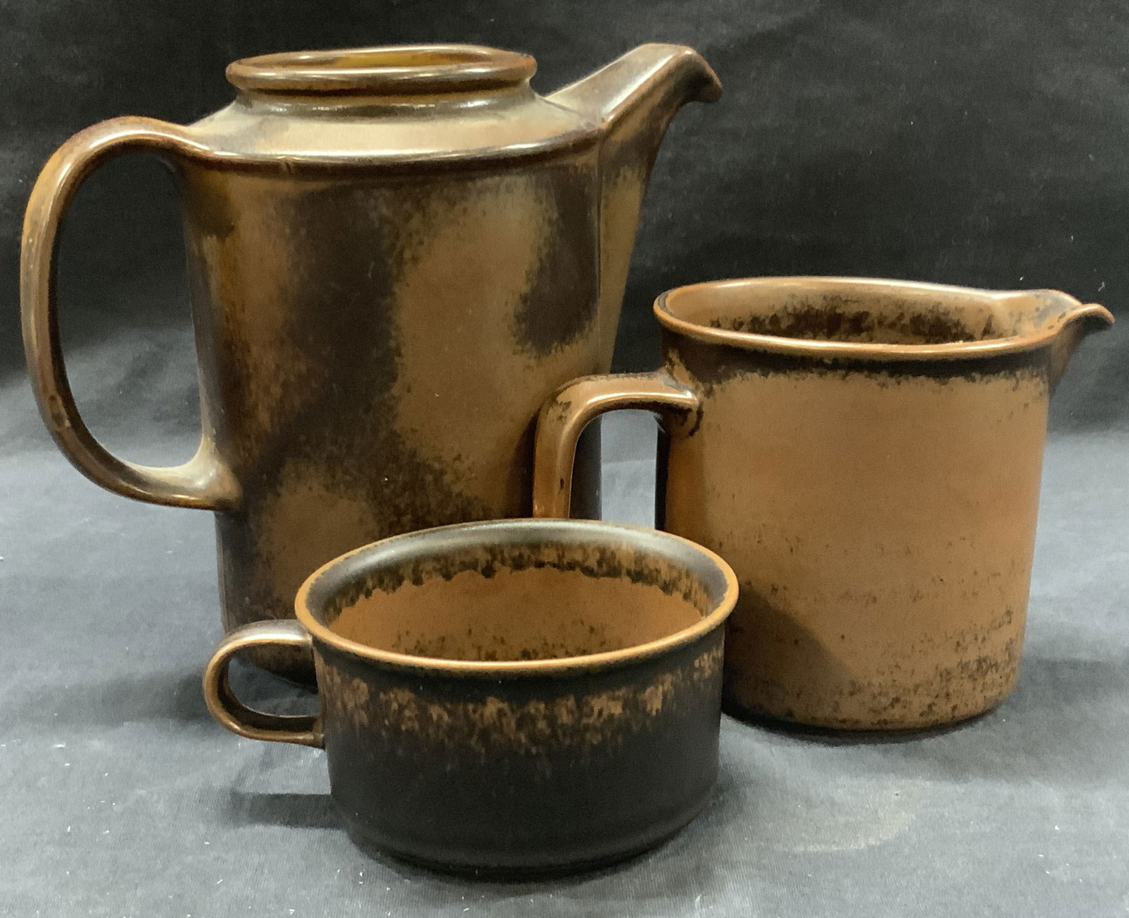 3 Arabia Earthenware Tea Pot & More, Finland (1 of 8)