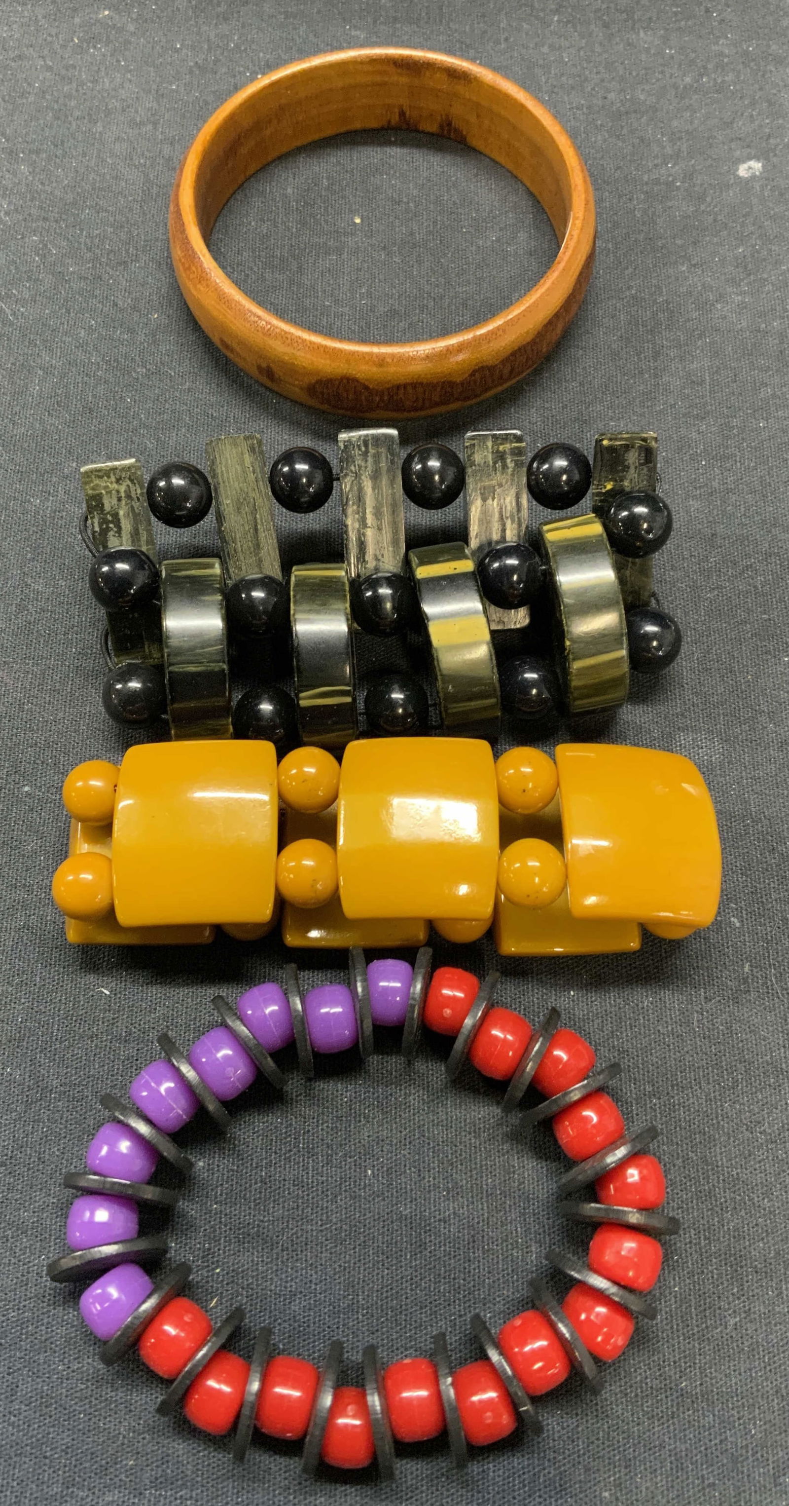 Lot 4 Vintage Wood & Lucite Bracelets (1 of 8)