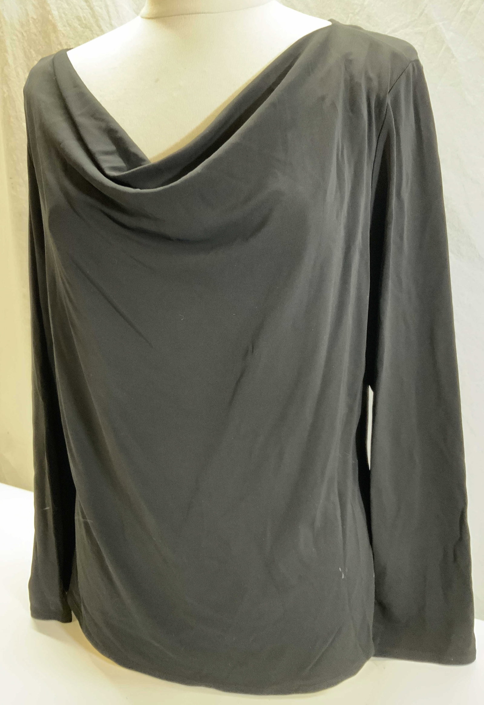 Natorious Black Cowl Neck Top, Sz XL: Natorious long sleeve top with cowl neck. Size XL., Rayon, Polyester and spandex. Ladies wearables, designer Natorious , vintage wear, Estate wear, ladies wearables,, black top, ladies fashion, Size X