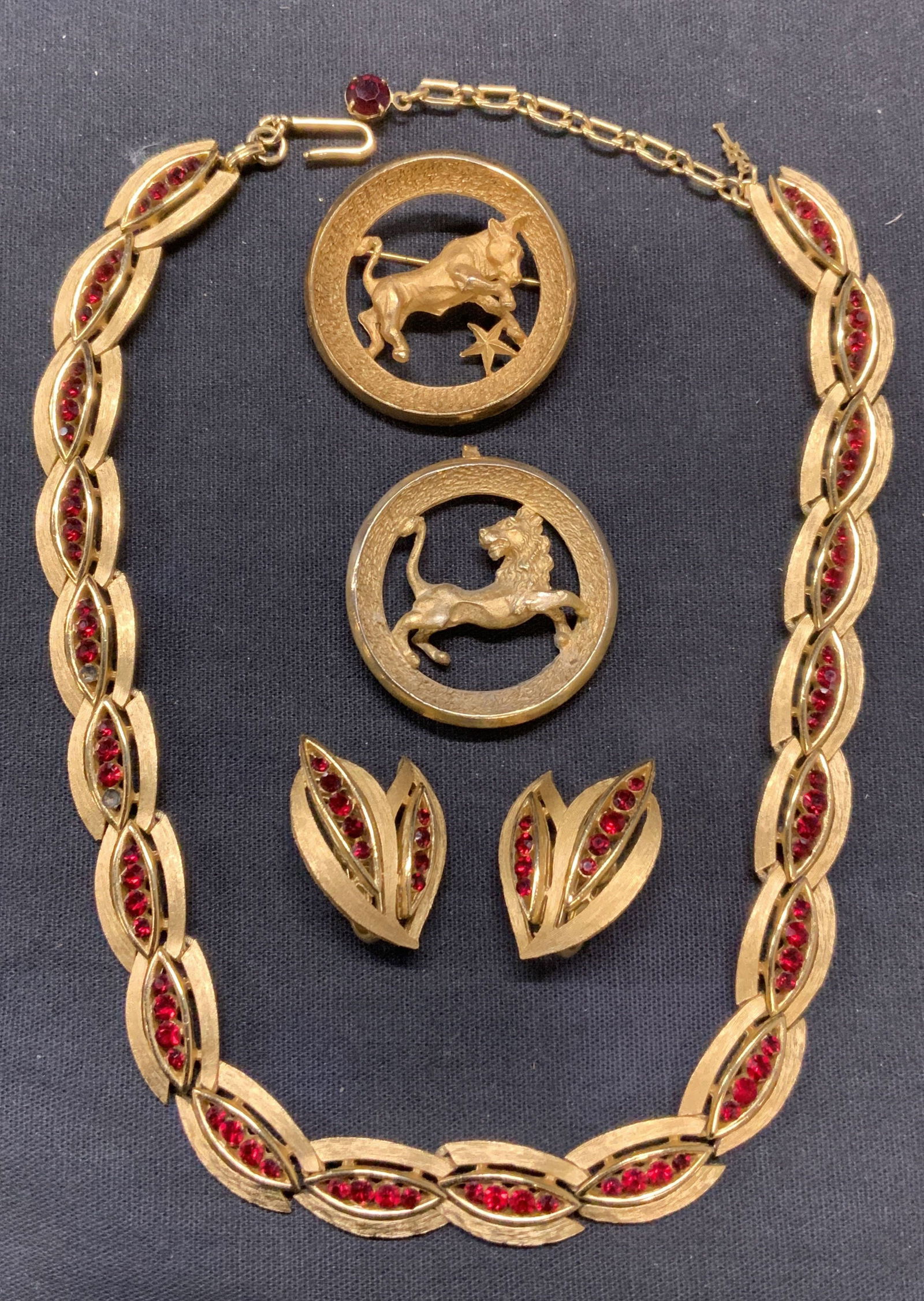 Lot 4 Trifari Gold Tn Necklace & Earring Set, More (1 of 11)