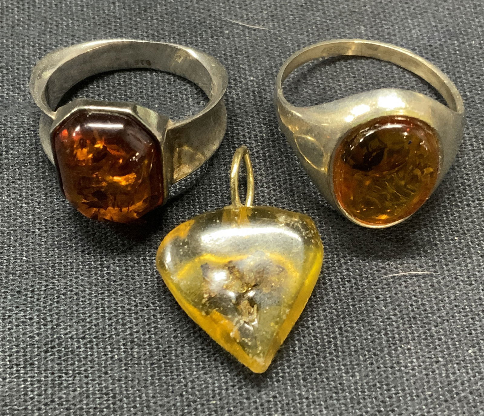 Lot 3 Sterling Silver Amber Rings, Pendant (1 of 9)