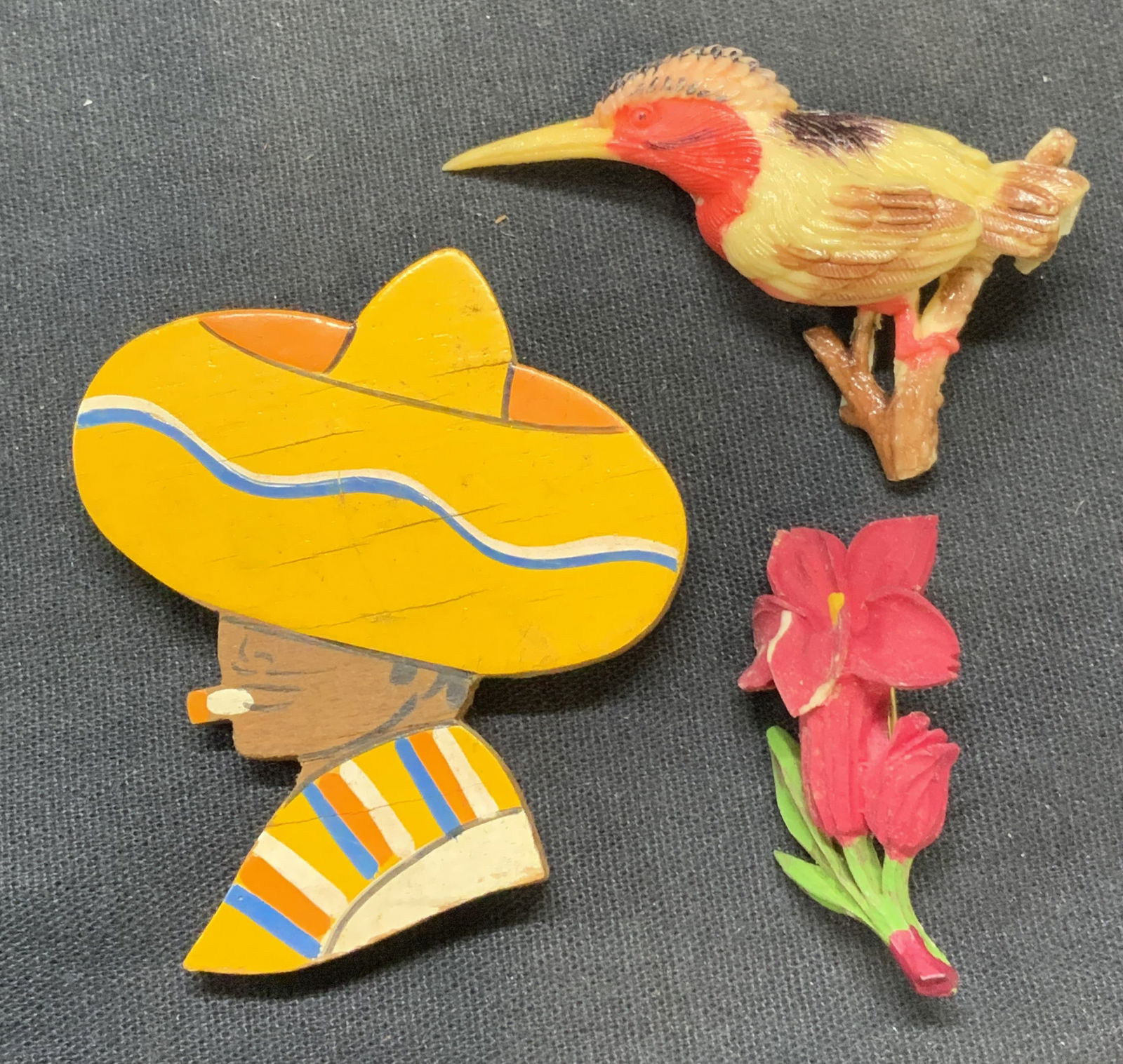 Lot 3 Brooches, Bird, Flower, Figural (1 of 7)