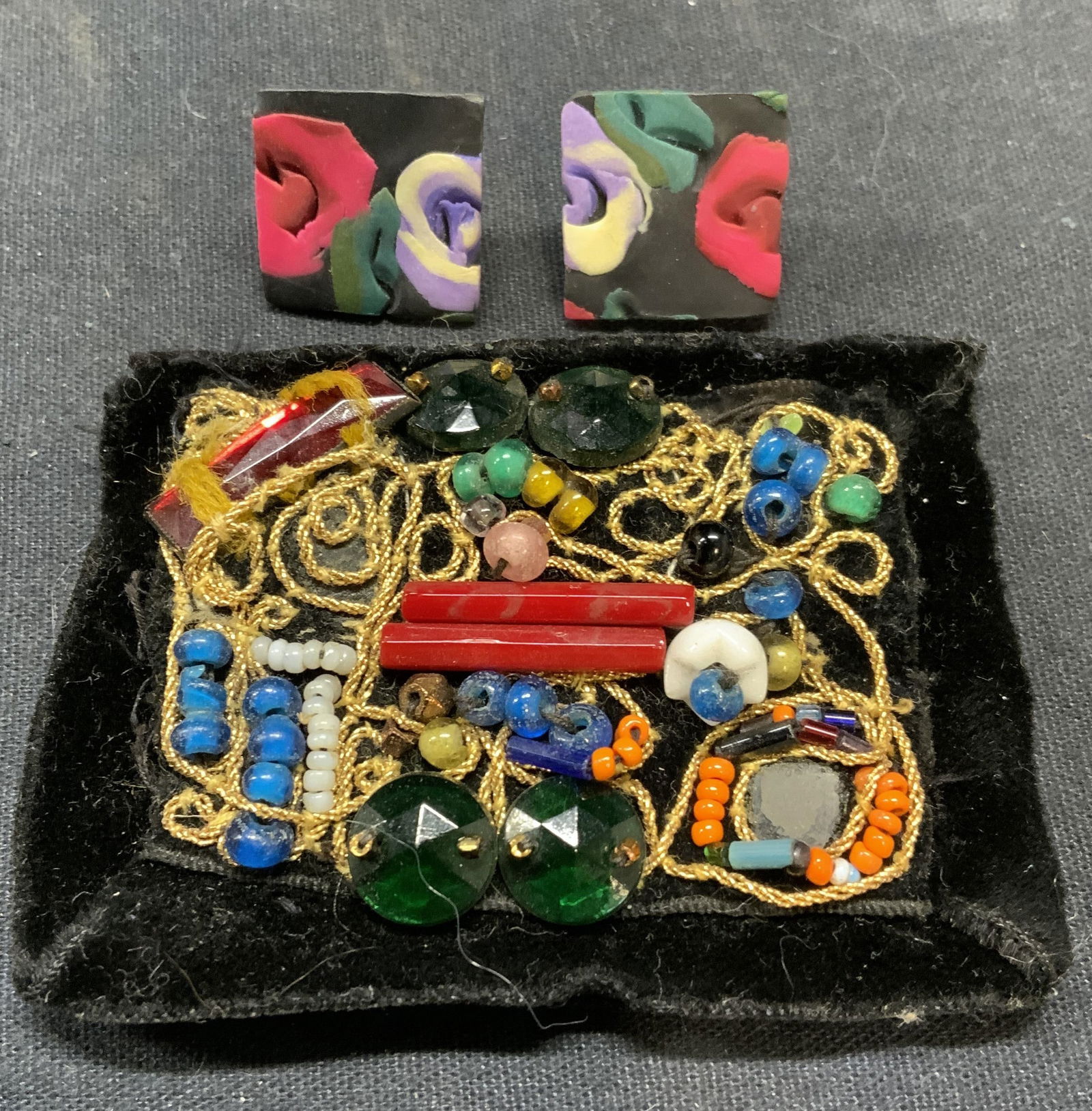 Lot 2 Handmade Beaded Fabric Brooch, More (1 of 6)